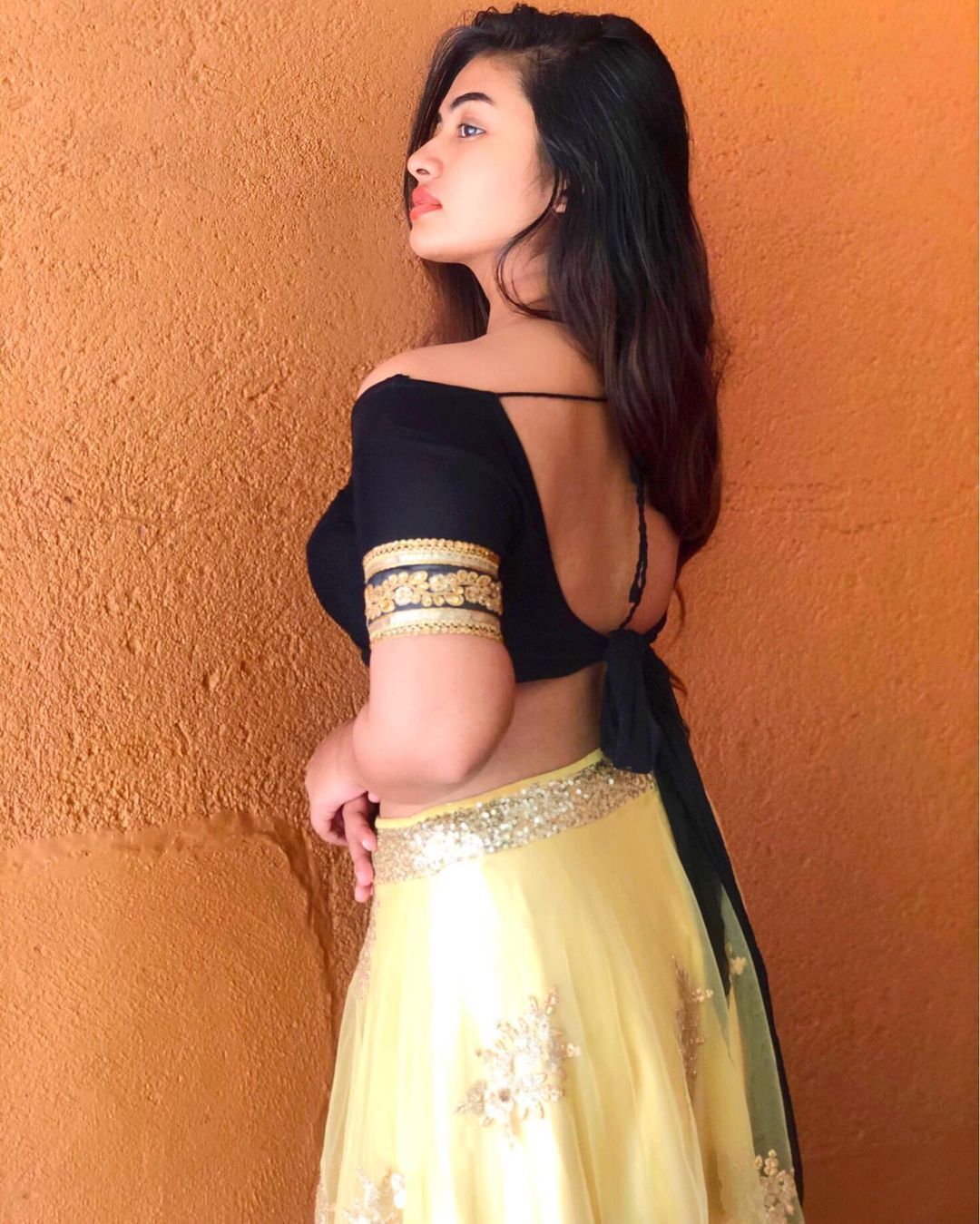 Shalin Zoya's Stunning Ensemble: A Look of Grace
