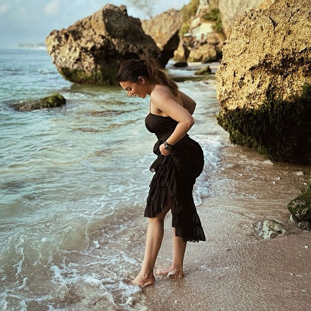 Shama Sikander's Poolside Summer Vibe Check!