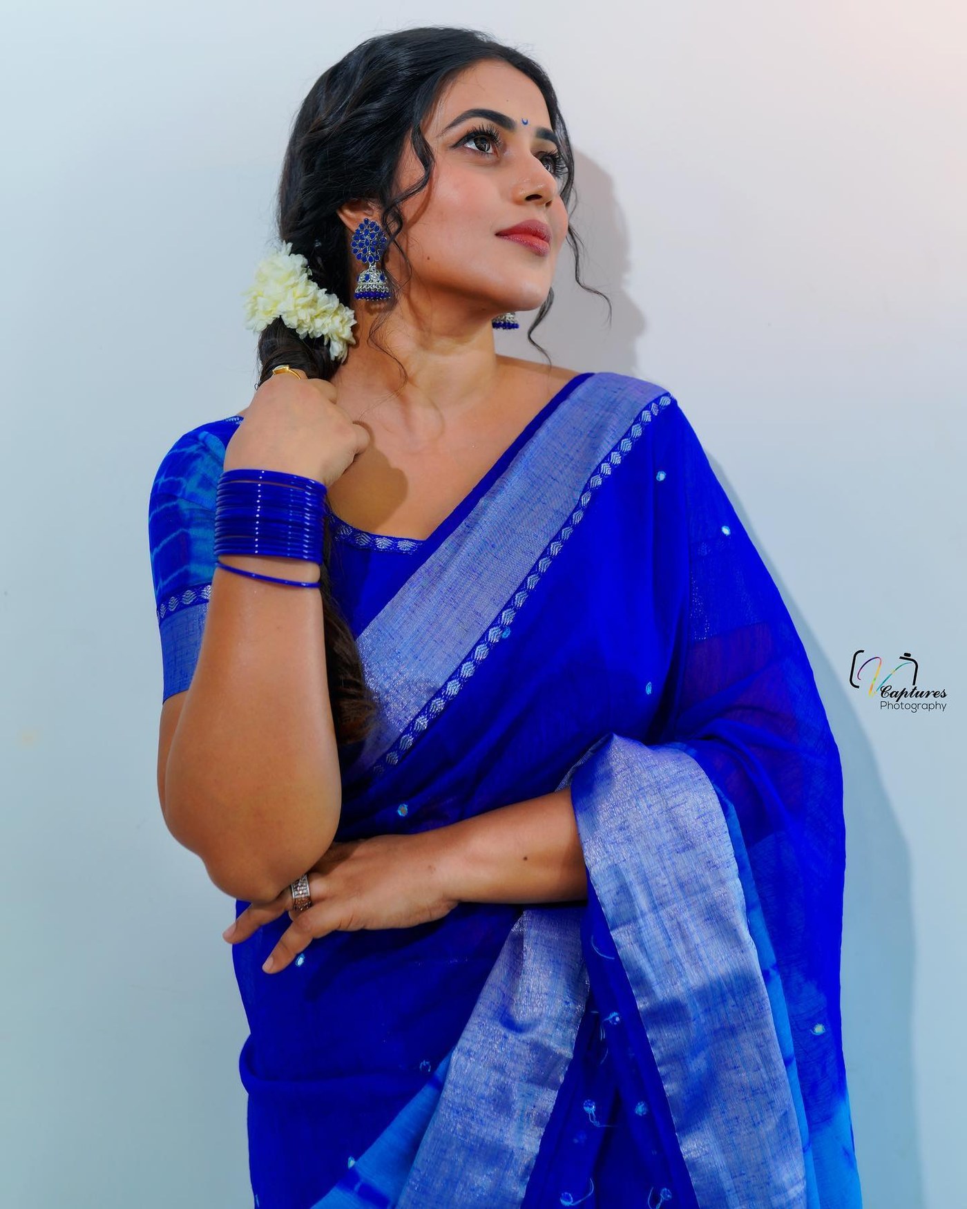 Shamna Kasim Latest Stunning Saree Photos and Looks