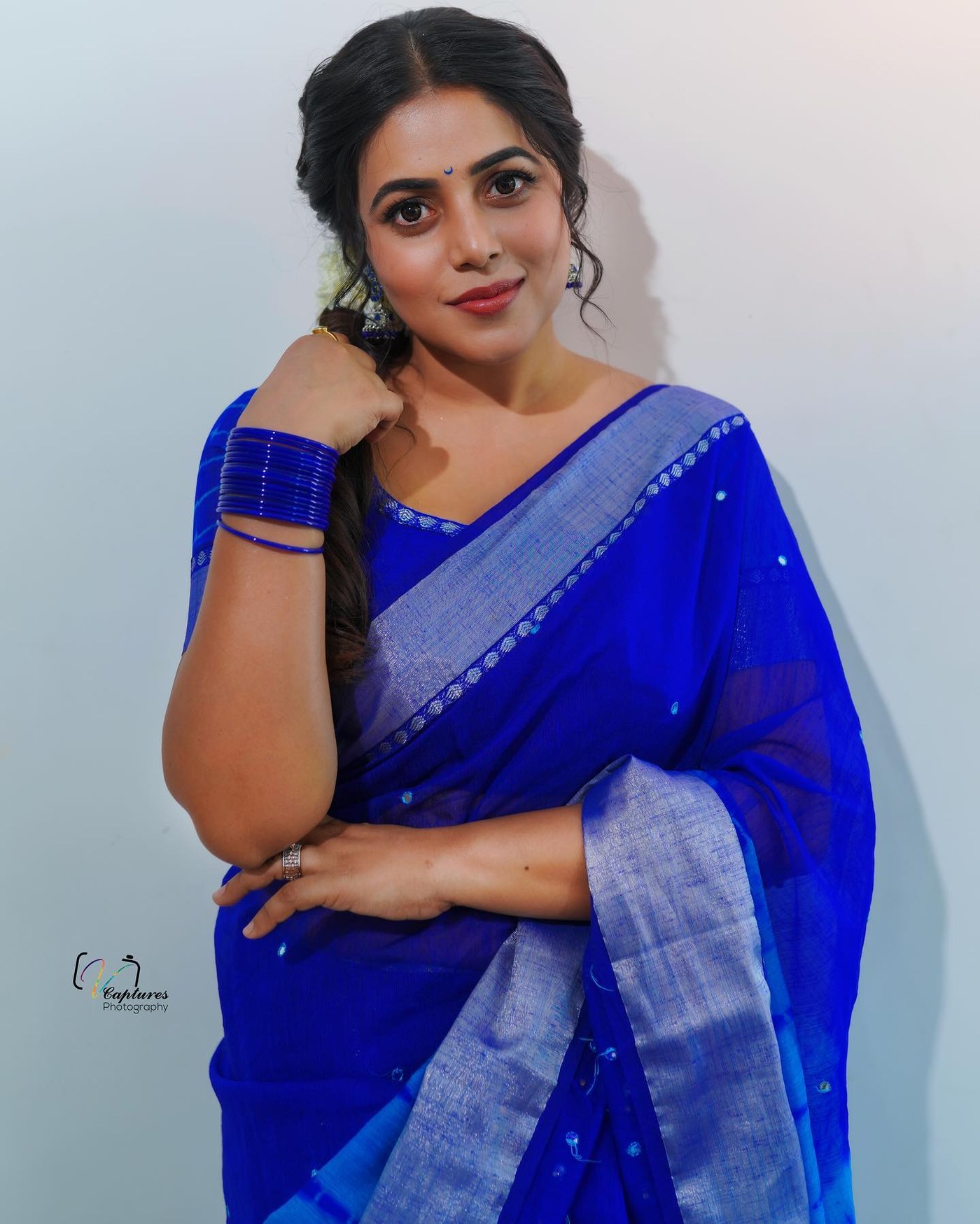 Shamna Kasim Latest Stunning Saree Photos and Looks