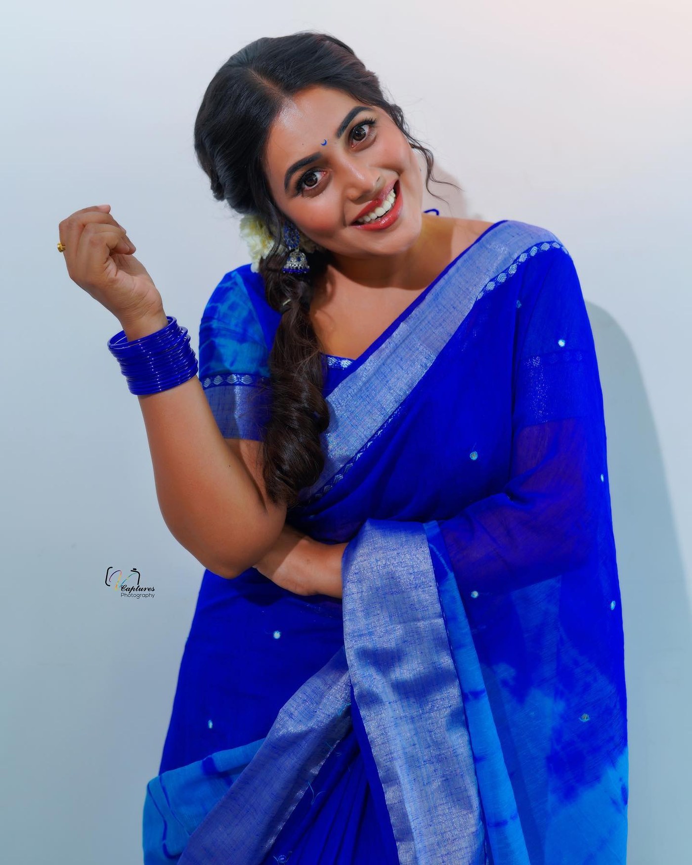 Shamna Kasim Latest Stunning Saree Photos and Looks