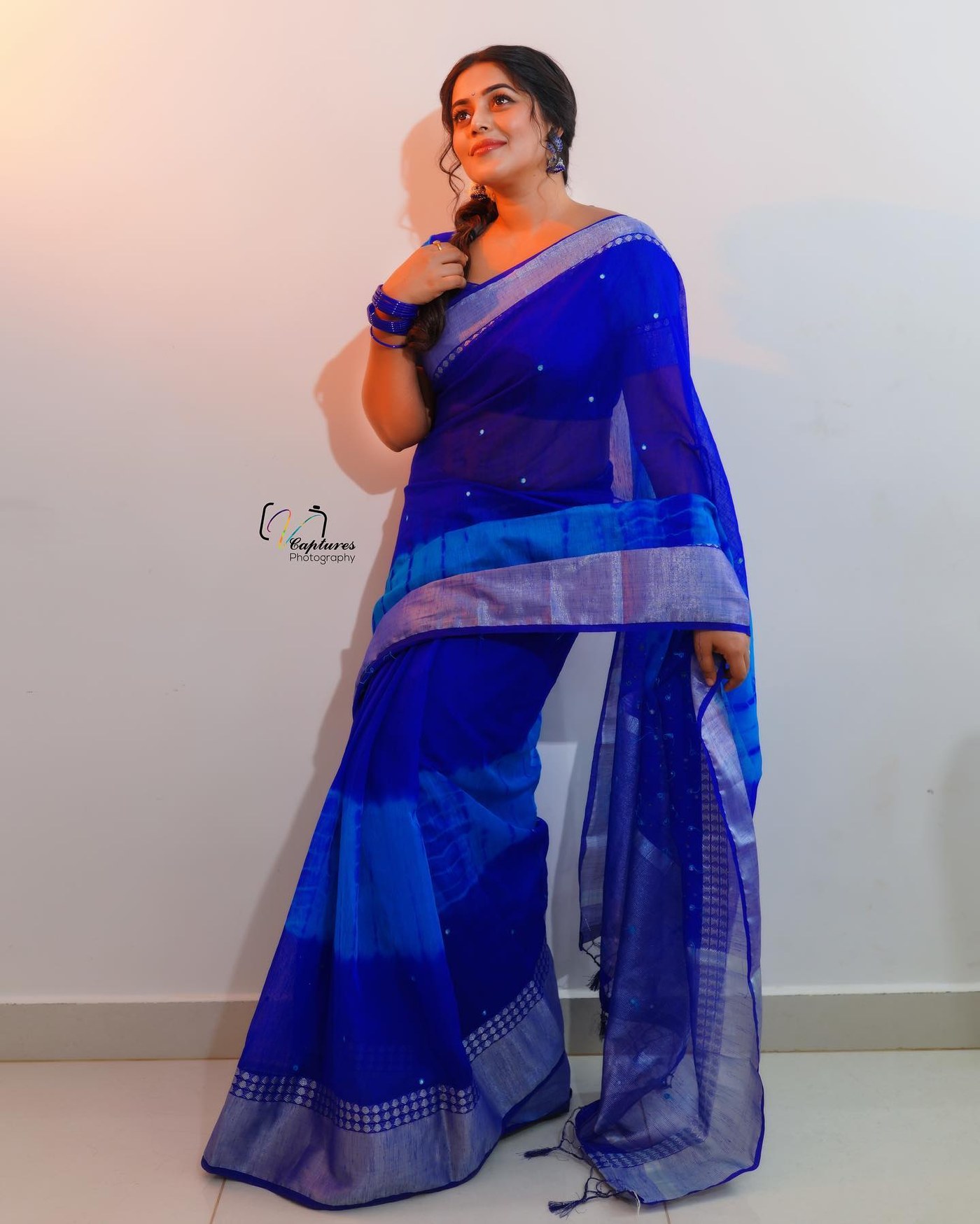Shamna Kasim Latest Stunning Saree Photos and Looks