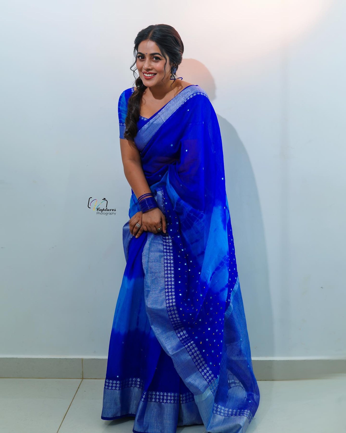 Shamna Kasim Latest Stunning Saree Photos and Looks