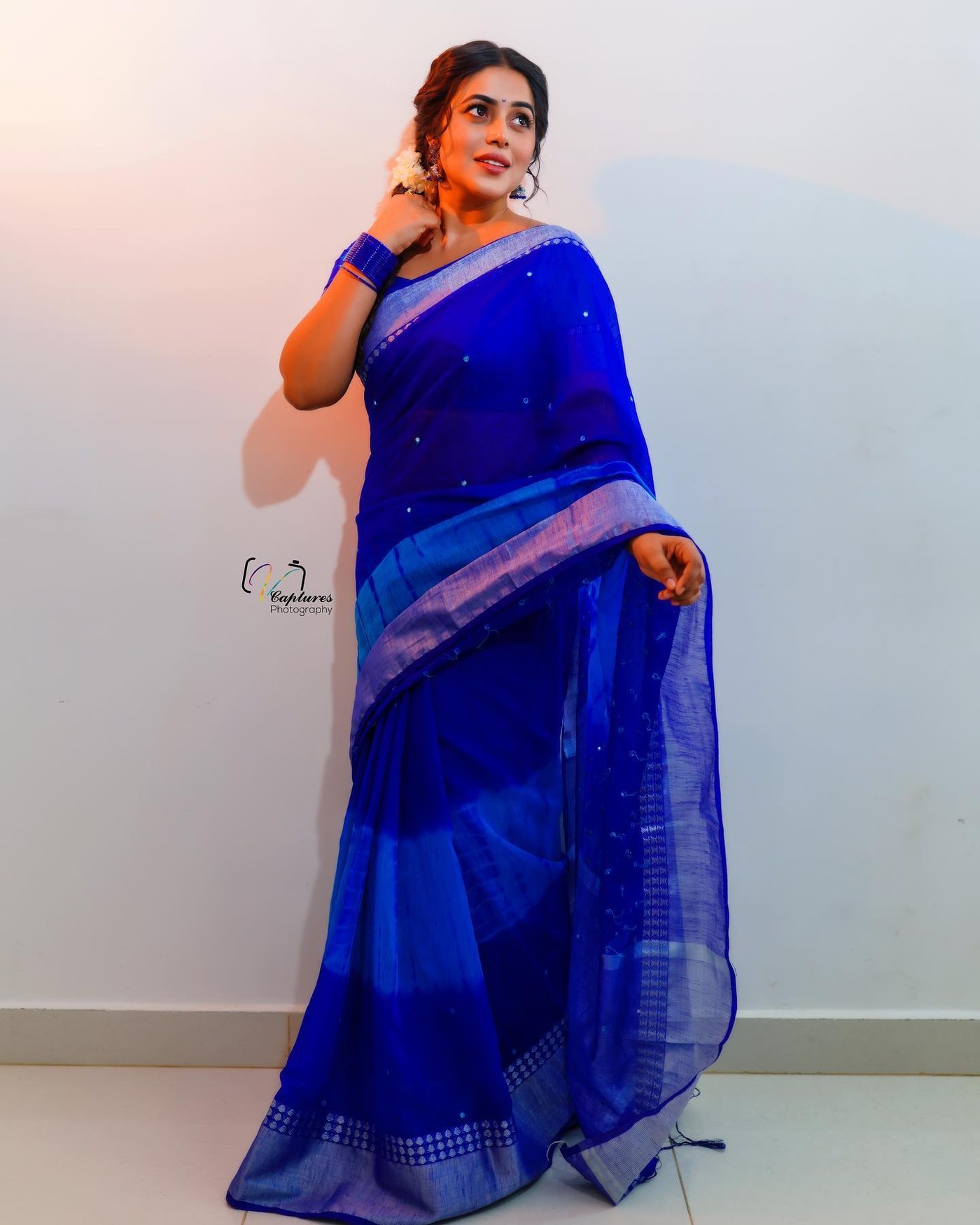 Shamna Kasim Latest Stunning Saree Photos and Looks