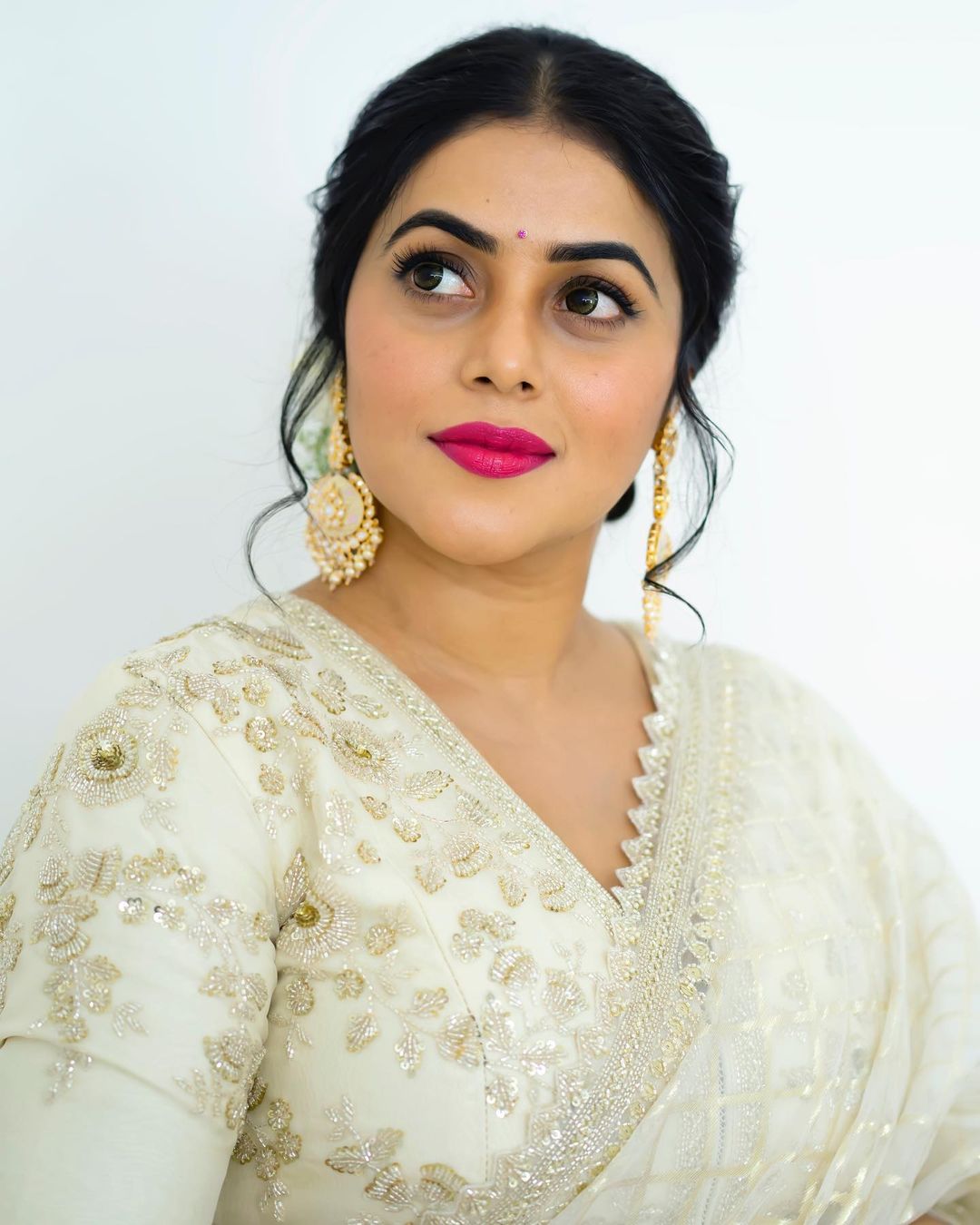 Shamna Kasim Purnaa Stunning Saree Photos You Must See