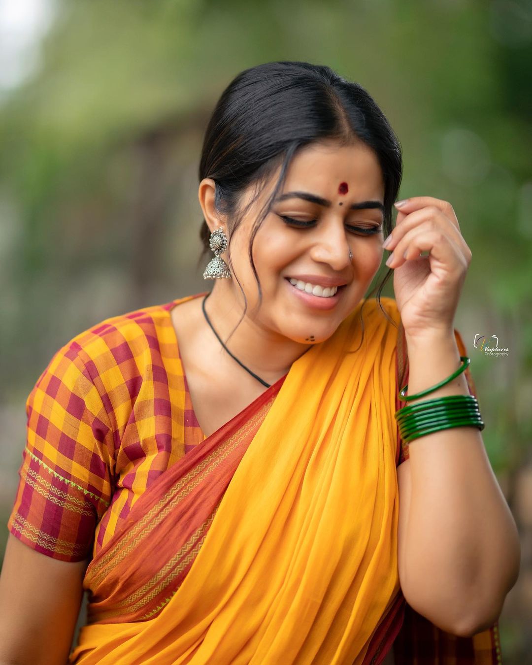 Shamna Kasim's Saffron Splendor: A Natural Beauty