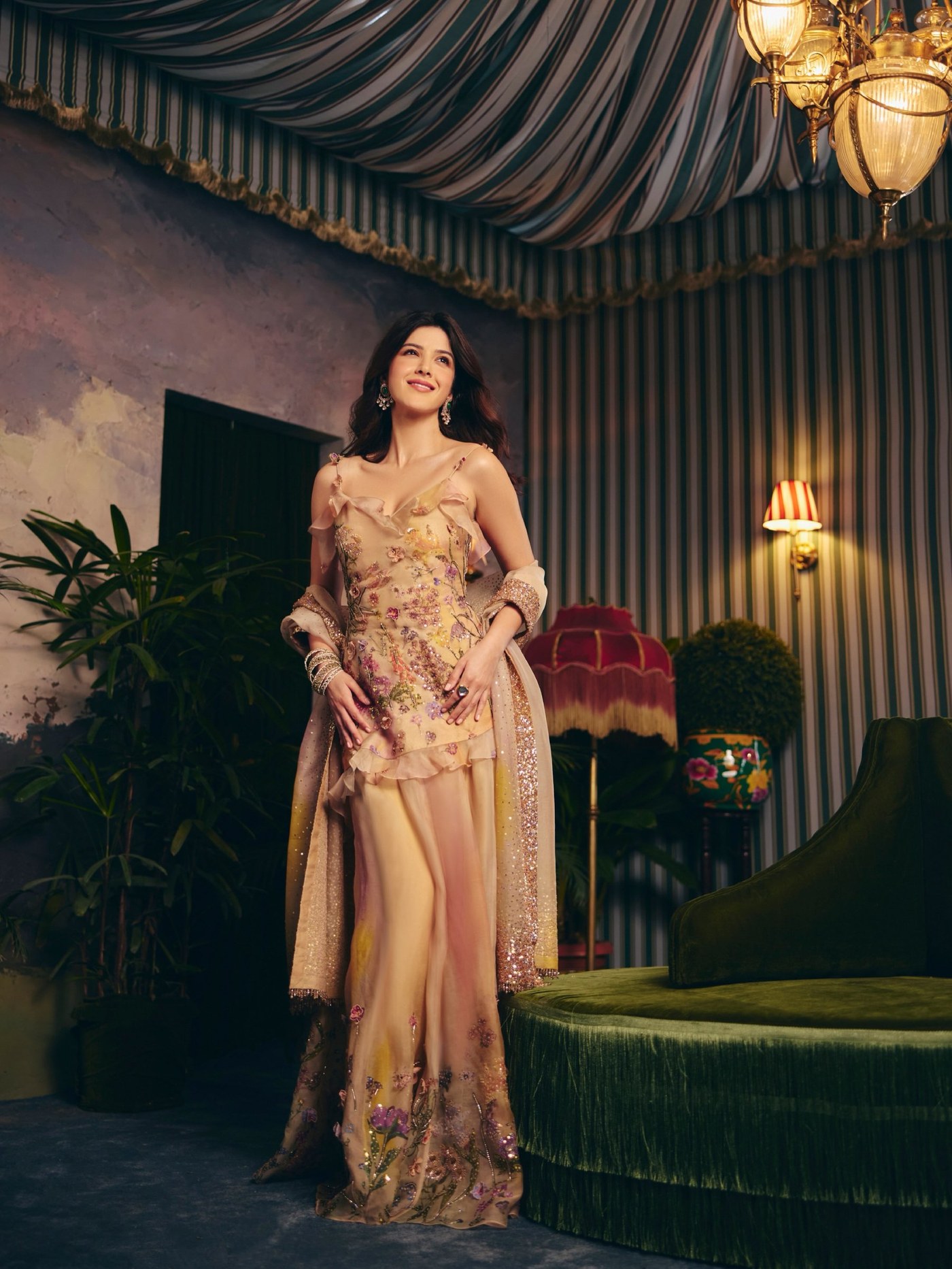 Shanaya Kapoor's Couture Glow: Mastering the Art of Modern Indian Elegance