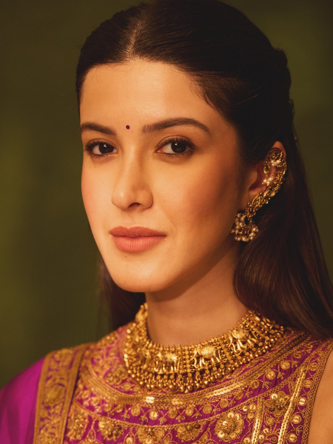 Shanaya Kapoor's Purple Silk Statement: Mastering the Modern Festive Drape