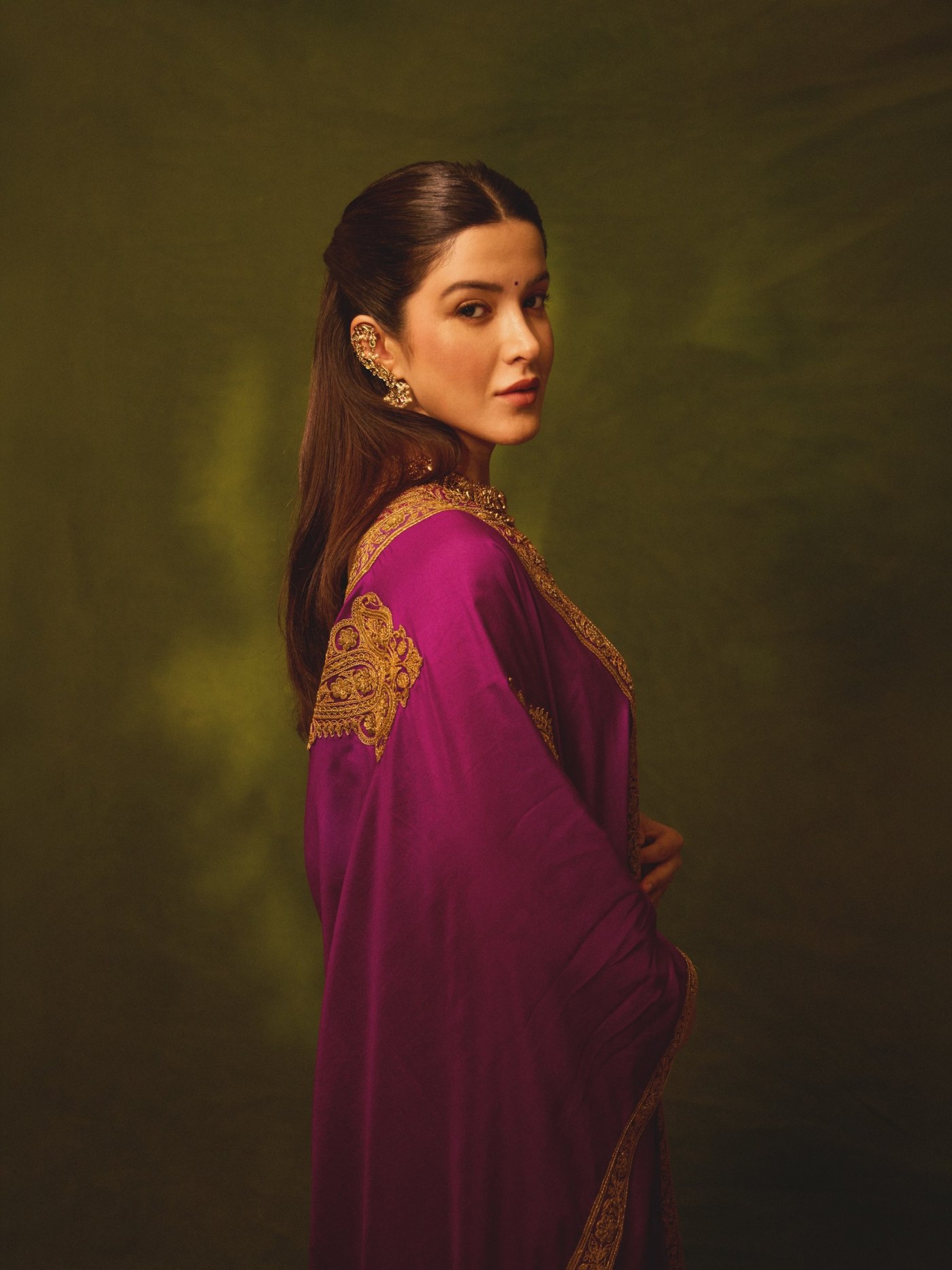 Shanaya Kapoor's Purple Silk Statement: Mastering the Modern Festive Drape