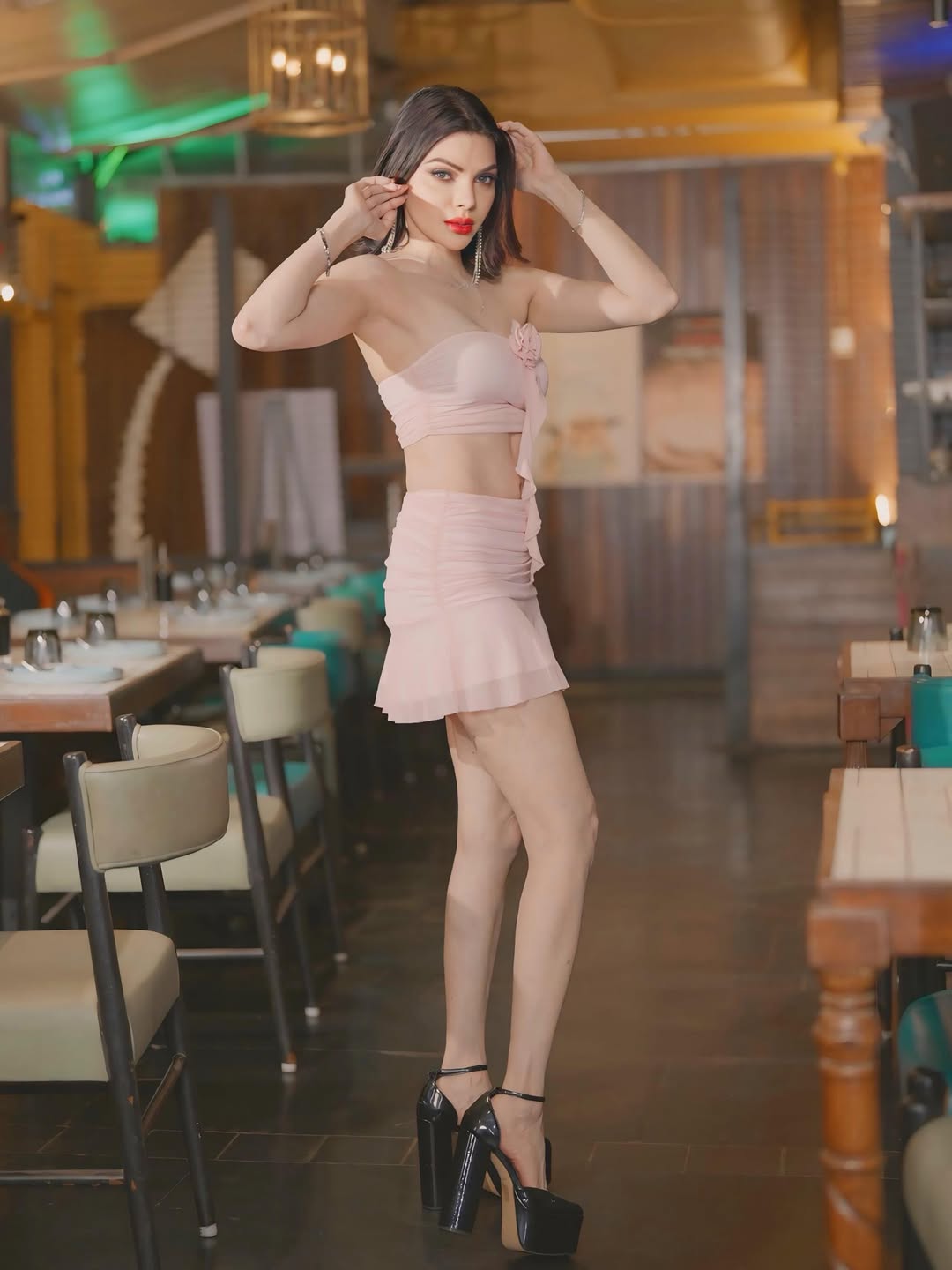 Sherlyn Chopra's Stunning Look Captures Hearts