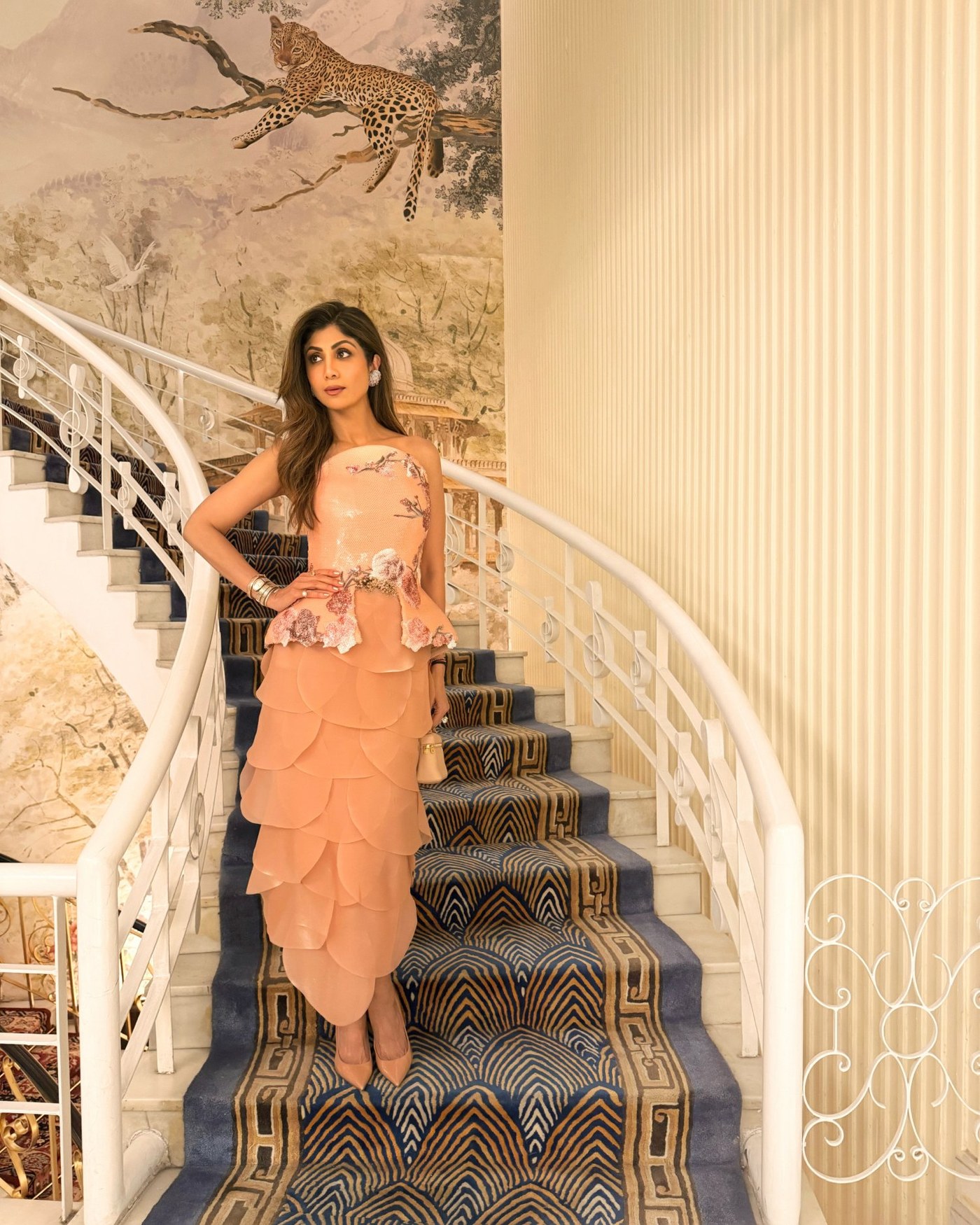Shilpa Shetty’s Peach Perfection: Mastering Bollywood Glamour and Elegance