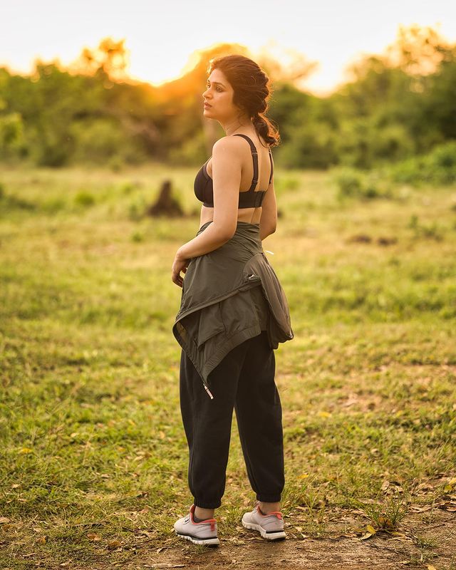 Shraddha Das Latest Photos Showcasing Stunning Style