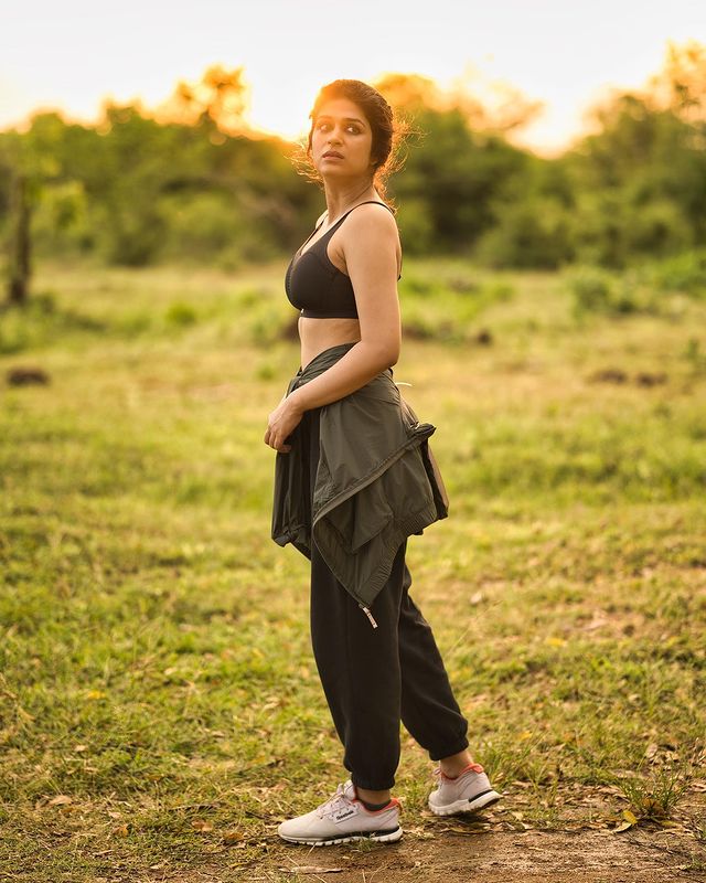 Shraddha Das Latest Photos Showcasing Stunning Style