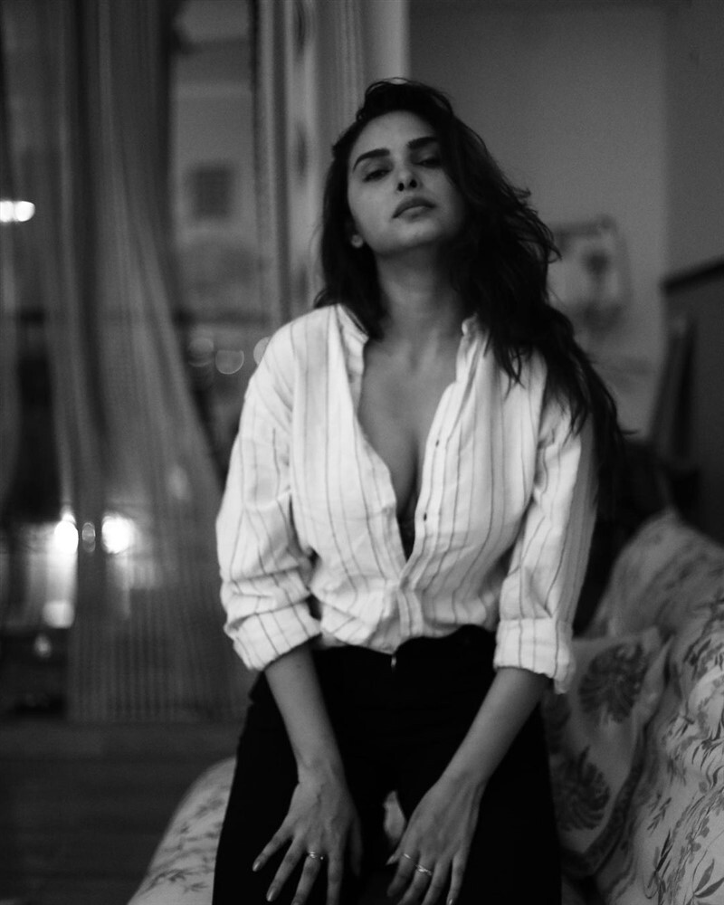 Shraddha Pandey: Ethereal Moments and Casual Charm