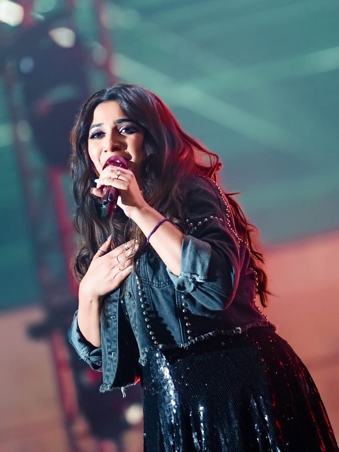 Shreya Ghoshal: A Gallery of Glamour and Grace