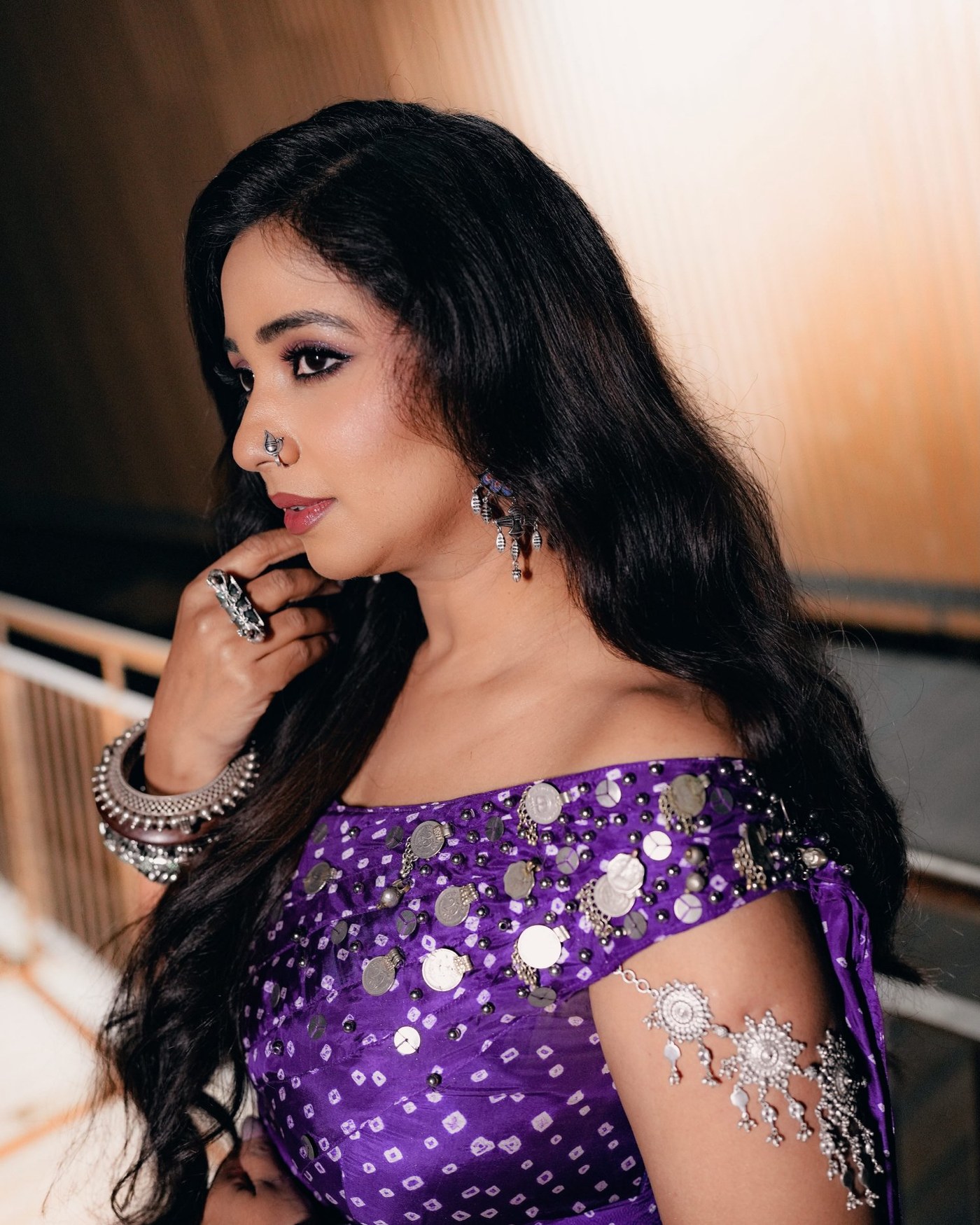 Shreya Ghoshal Redefines Ethnic Grace in Dreamy Purple Ensemble