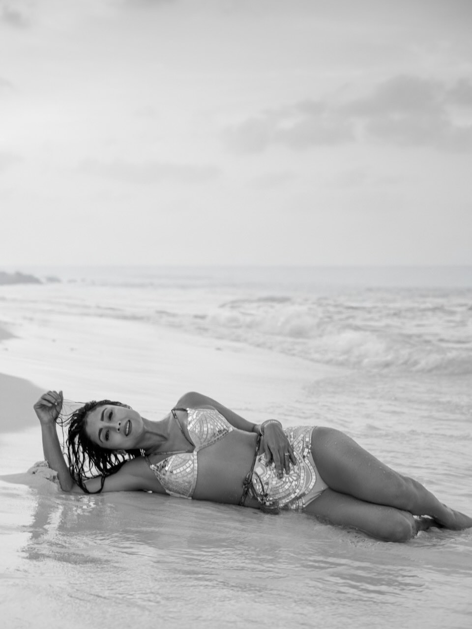 Shriya Saran's Beach Glam: Effortless Style That Stuns Bollywood Fans