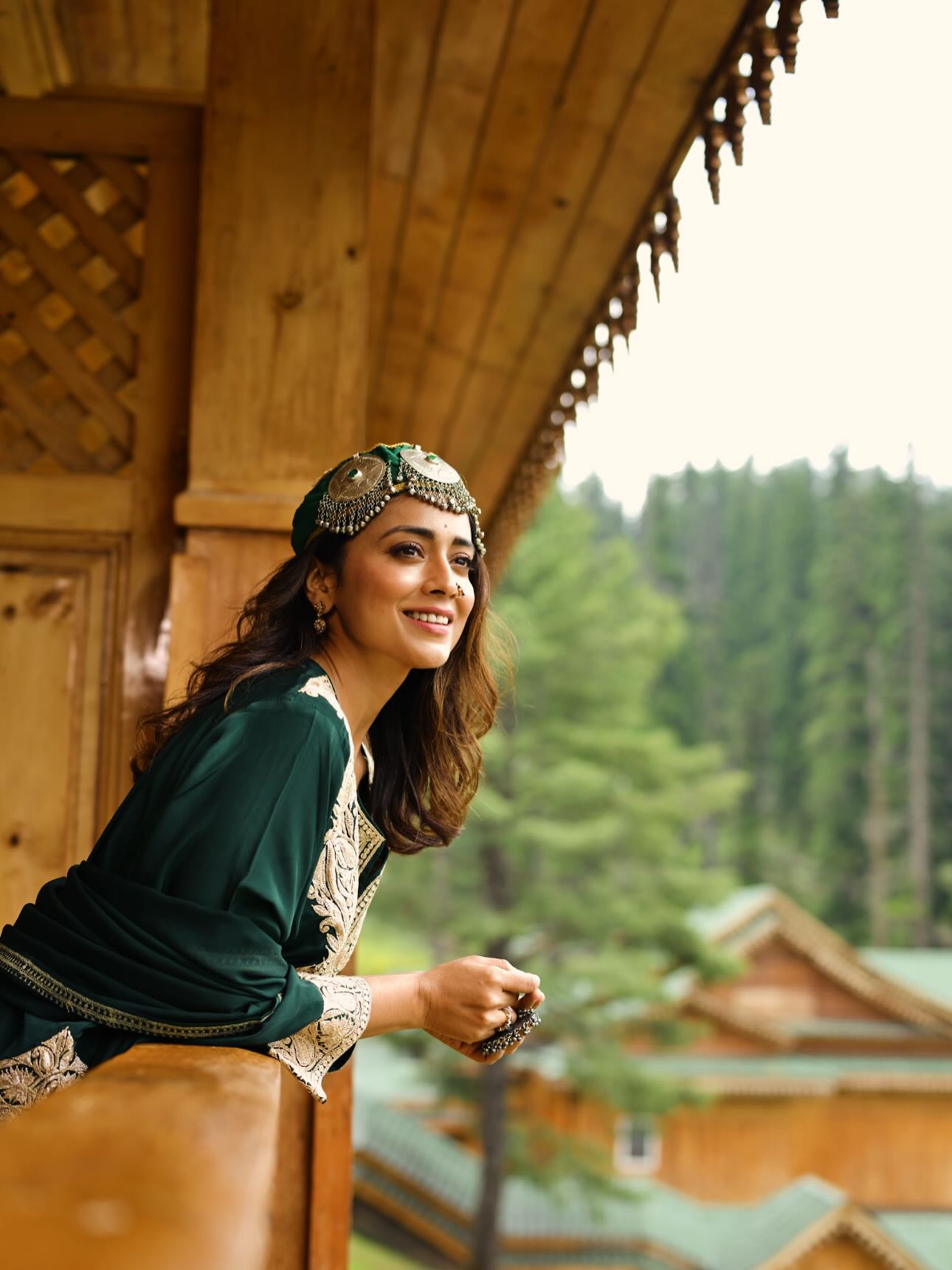 Shriya Saran Channels Kashmiri Royalty in Stunning Pheran Look