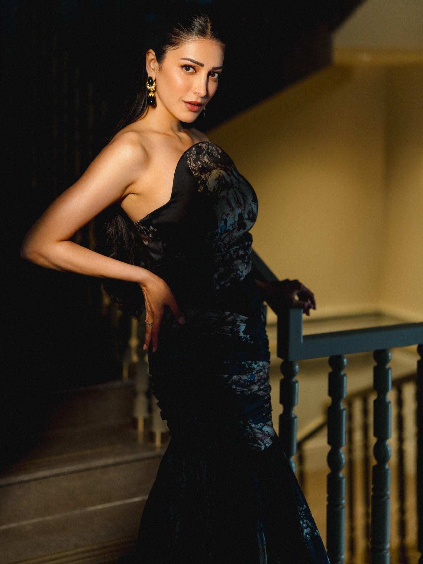 Shruti Haasan’s Dark Satin Glamour: A Masterclass in Cinematic Style