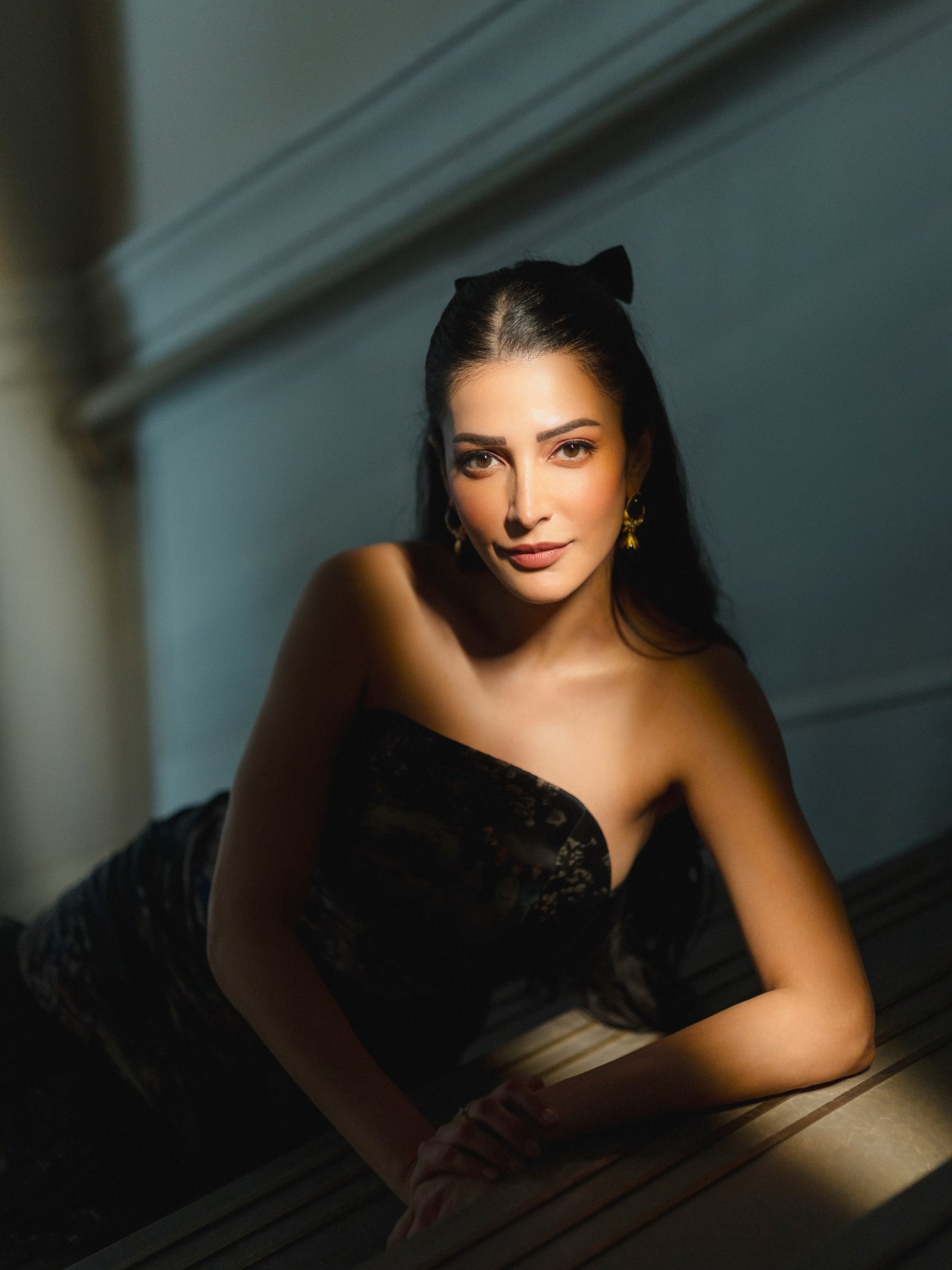 Shruti Haasan’s Dark Satin Glamour: A Masterclass in Cinematic Style