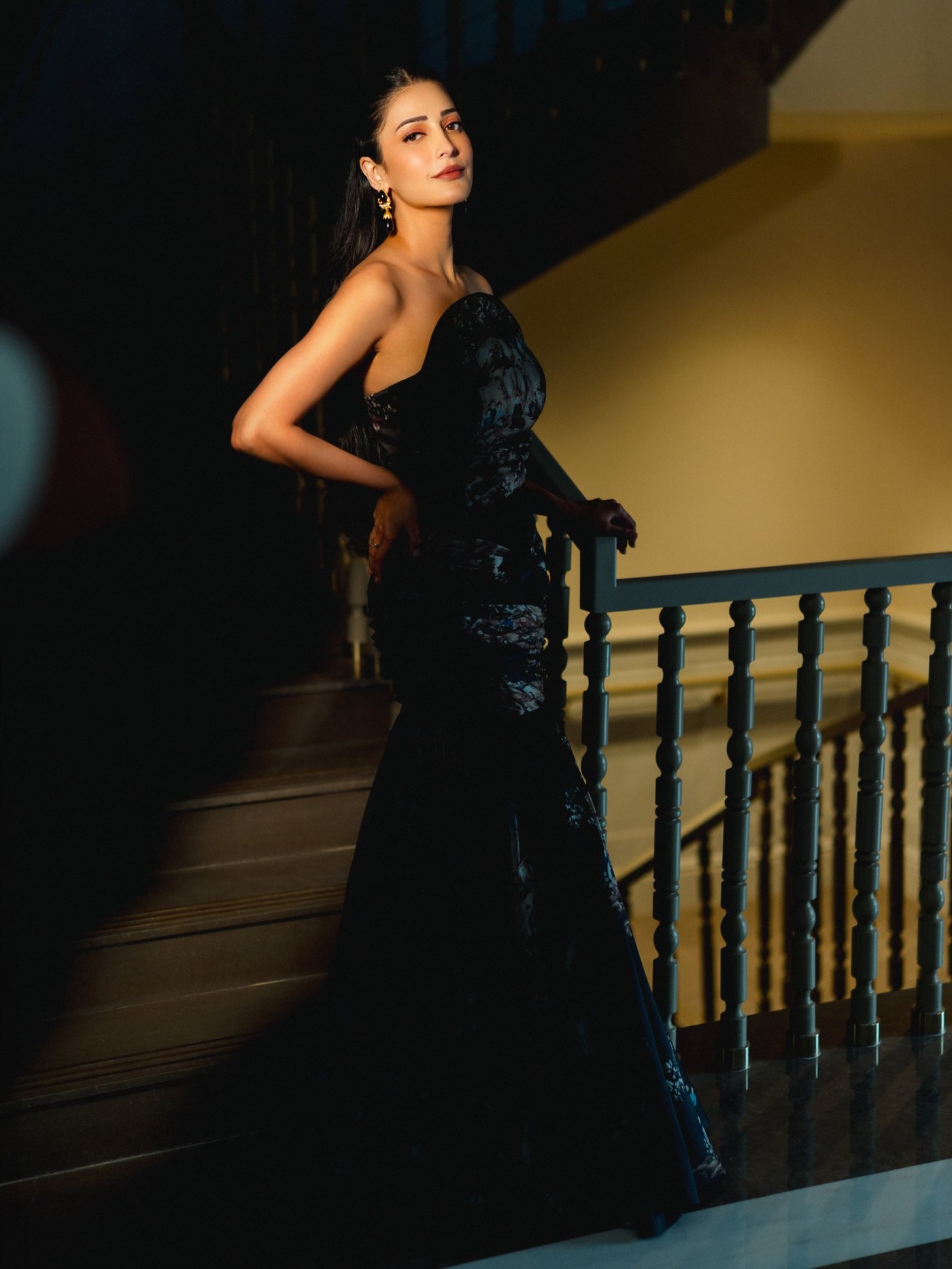 Shruti Haasan’s Dark Satin Glamour: A Masterclass in Cinematic Style