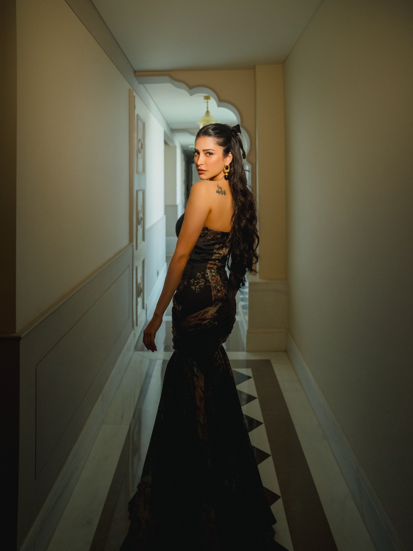 Shruti Haasan’s Dark Satin Glamour: A Masterclass in Cinematic Style