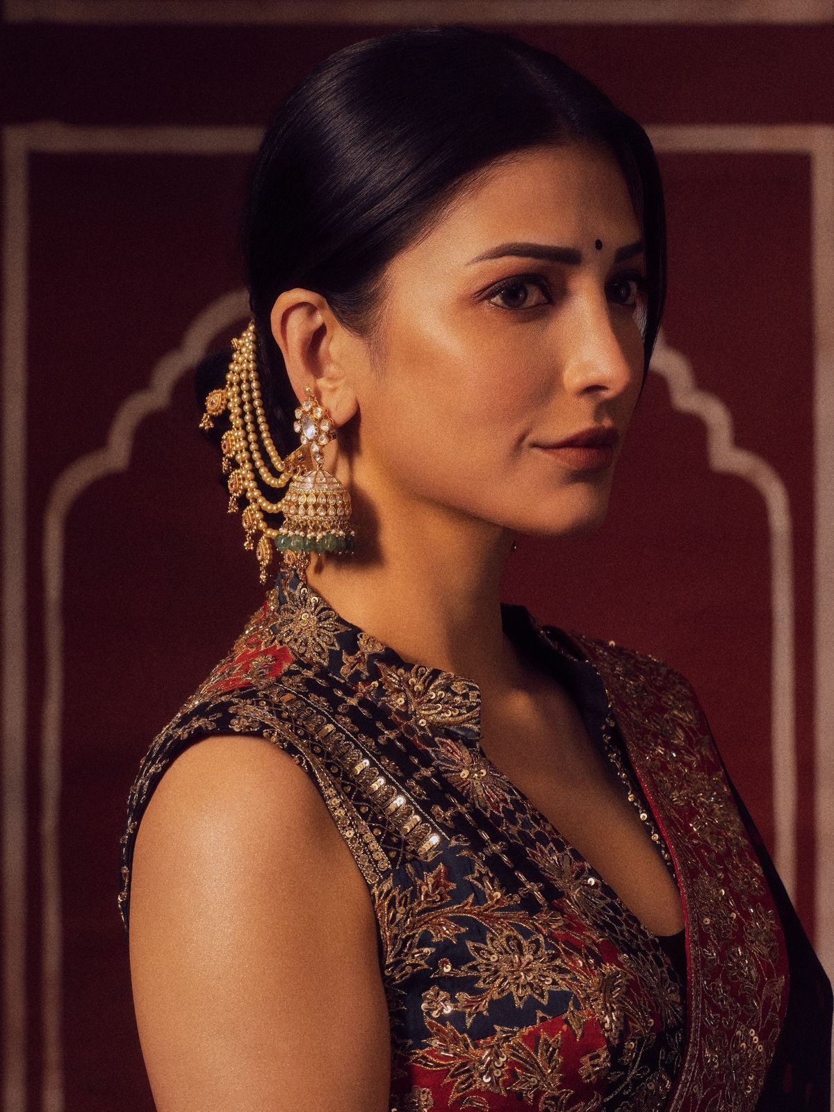 Black and Crimson: Shruti Haasan's Detailed Ethnic Styling