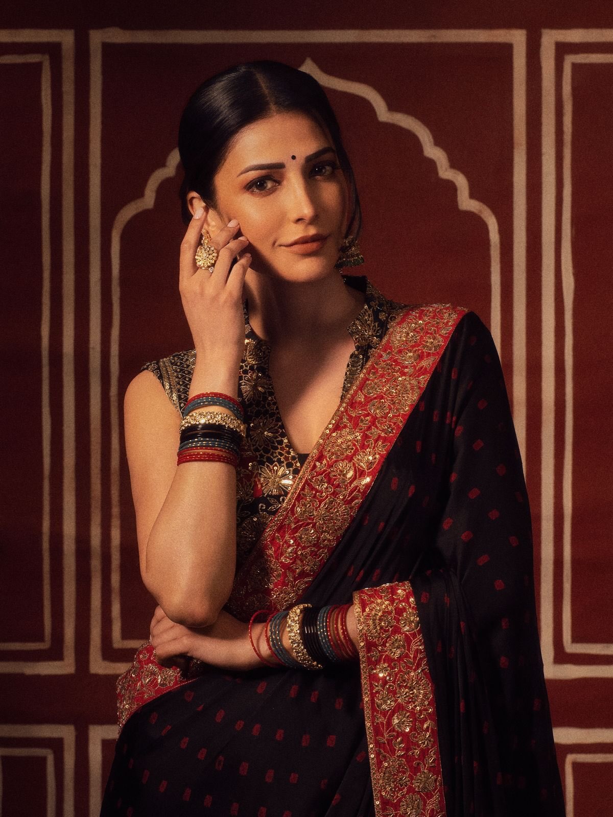 Black and Crimson: Shruti Haasan's Detailed Ethnic Styling