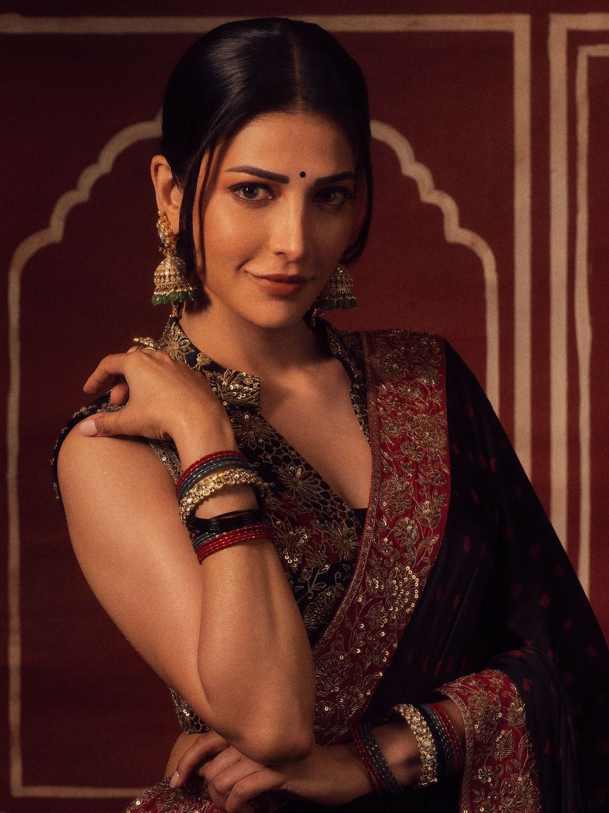 Black and Crimson: Shruti Haasan's Detailed Ethnic Styling