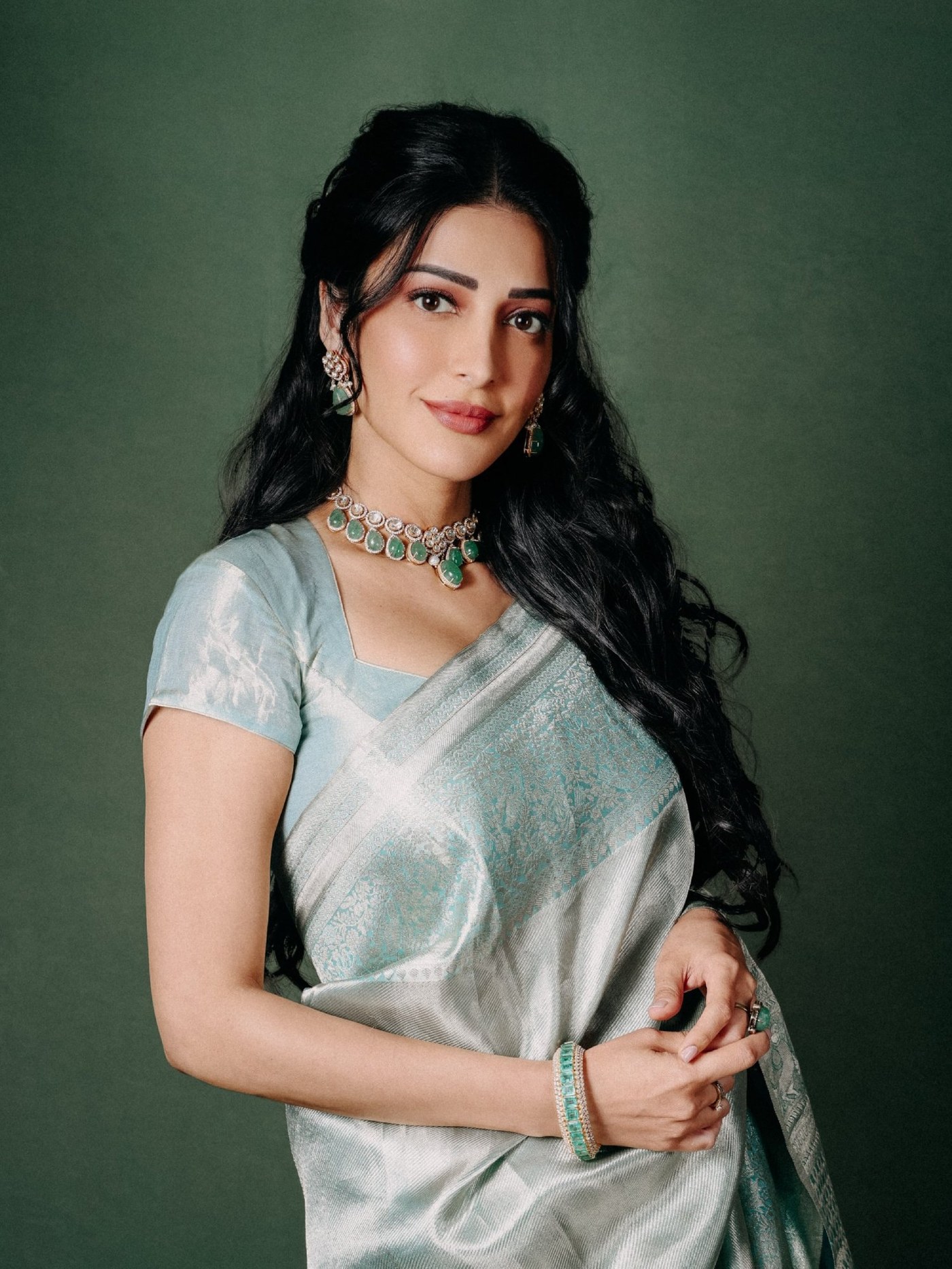 Shruti Haasan's Royal Saree Dreams: An Ode to Indian Elegance