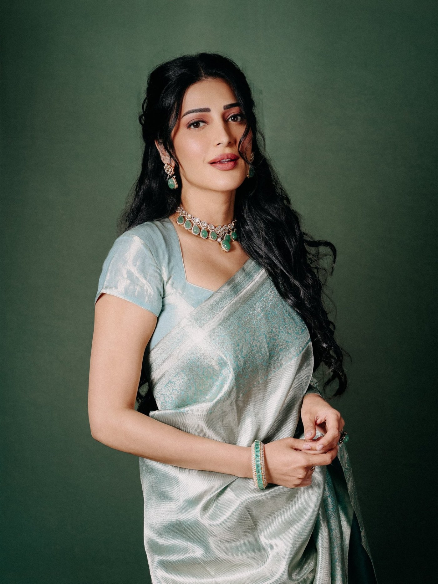 Shruti Haasan's Royal Saree Dreams: An Ode to Indian Elegance