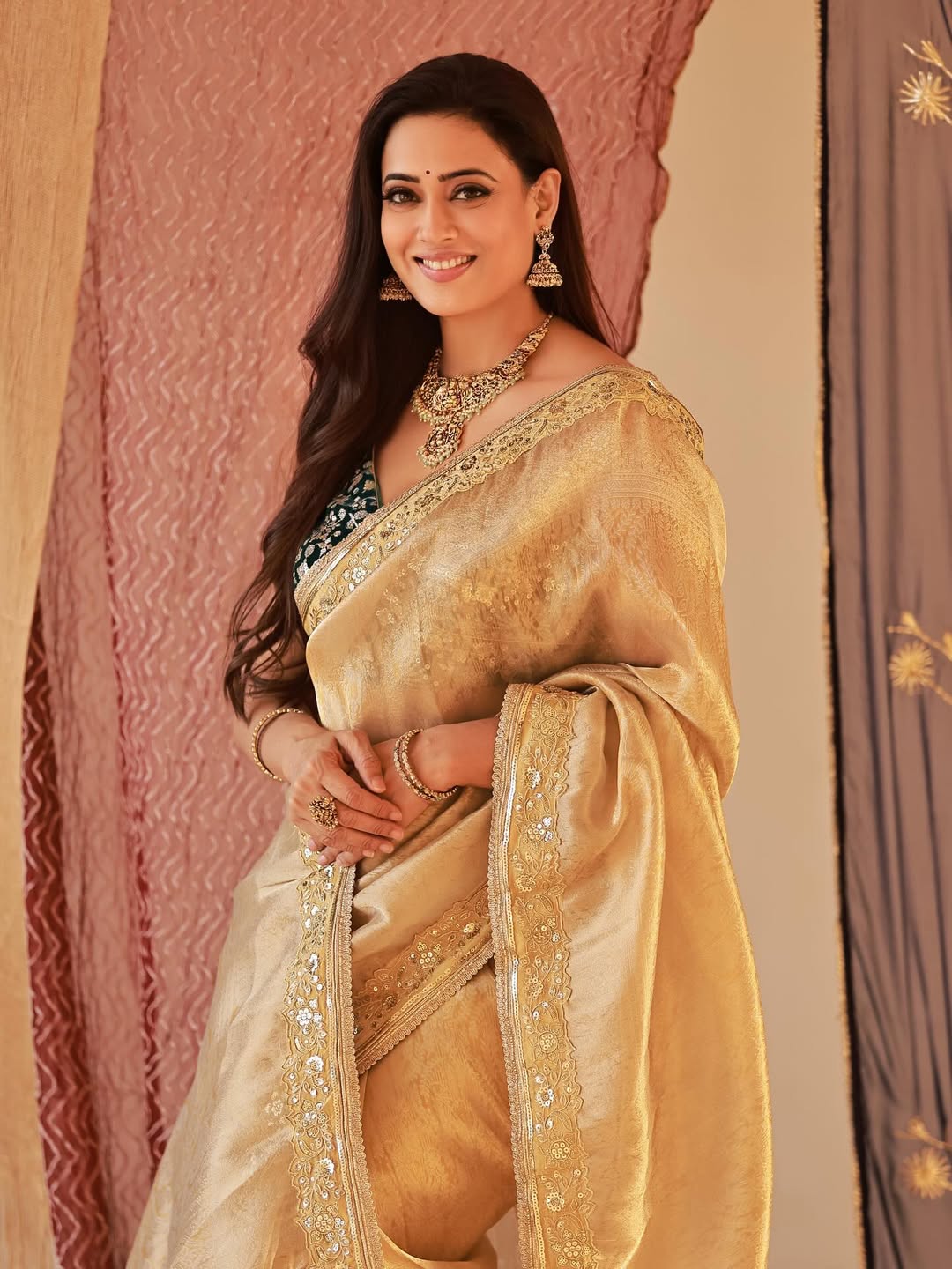 Shweta Tiwari's Golden Radiance: A Stunning Photo Gallery