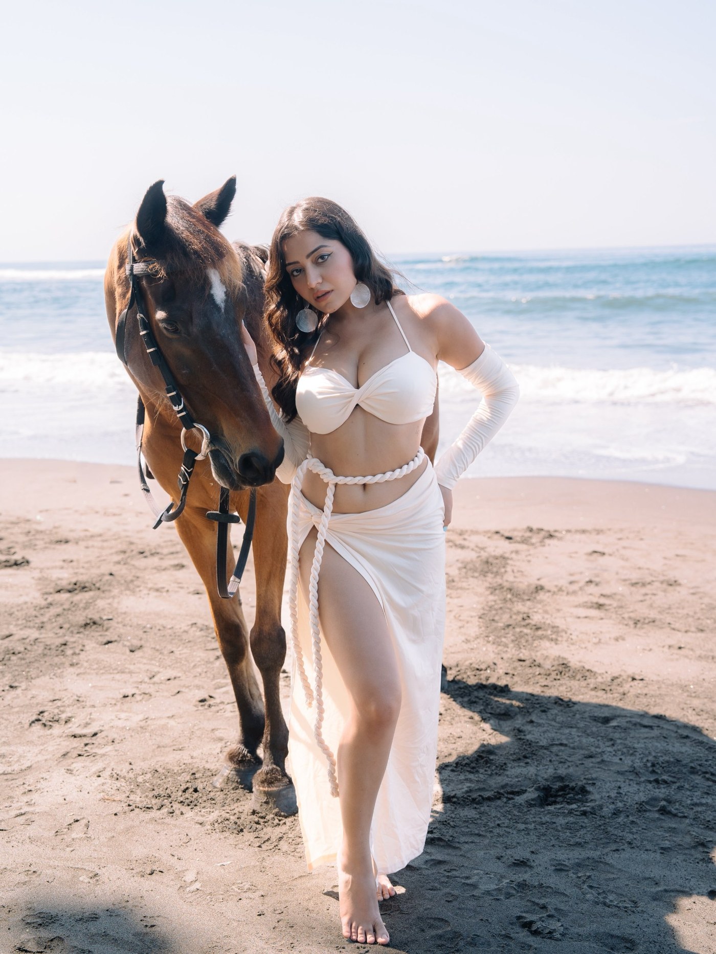 Simran Kaur's Coastal Glam: Mastering the Art of Effortless Beach Chic