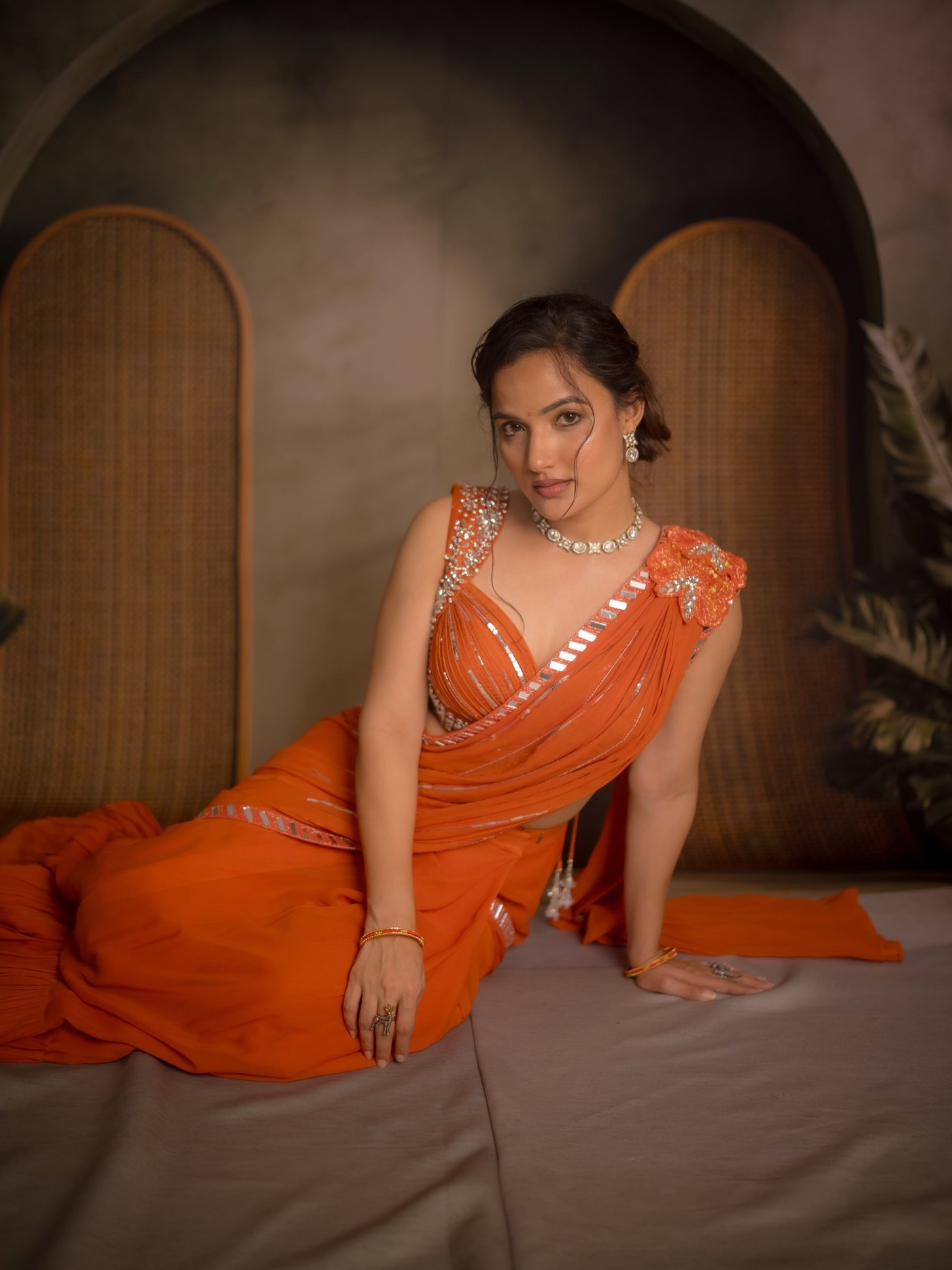 Siri Hanmanth's Vibrant Ethnic Look Redefines Festive Style Magic
