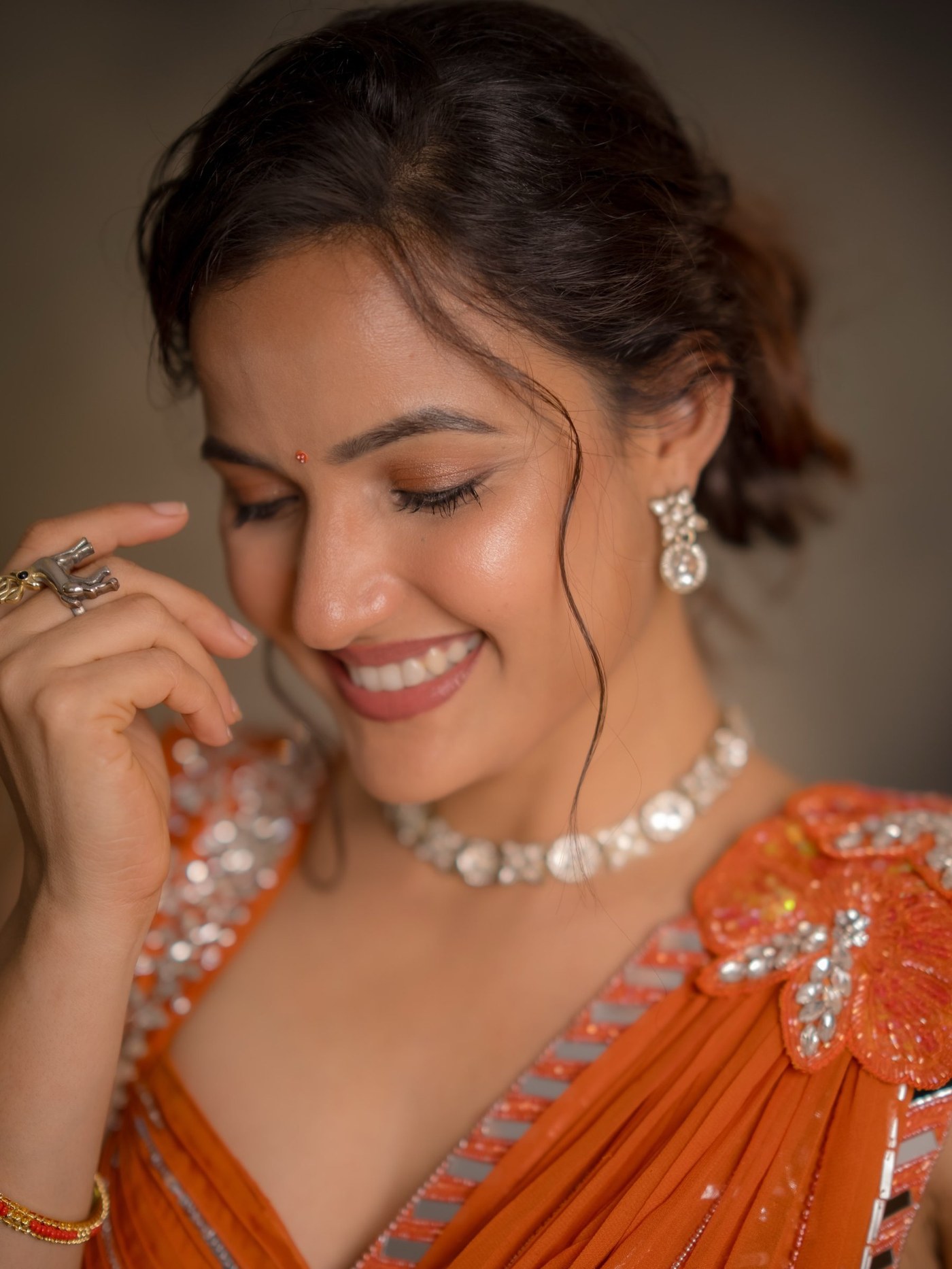 Siri Hanmanth's Vibrant Ethnic Look Redefines Festive Style Magic