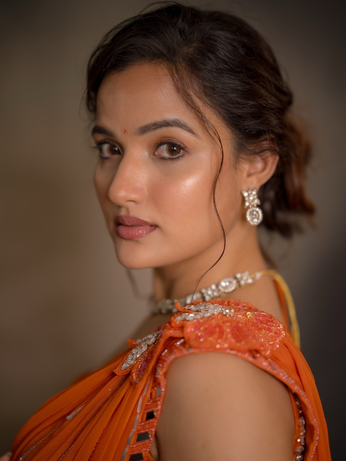 Siri Hanmanth's Vibrant Ethnic Look Redefines Festive Style Magic