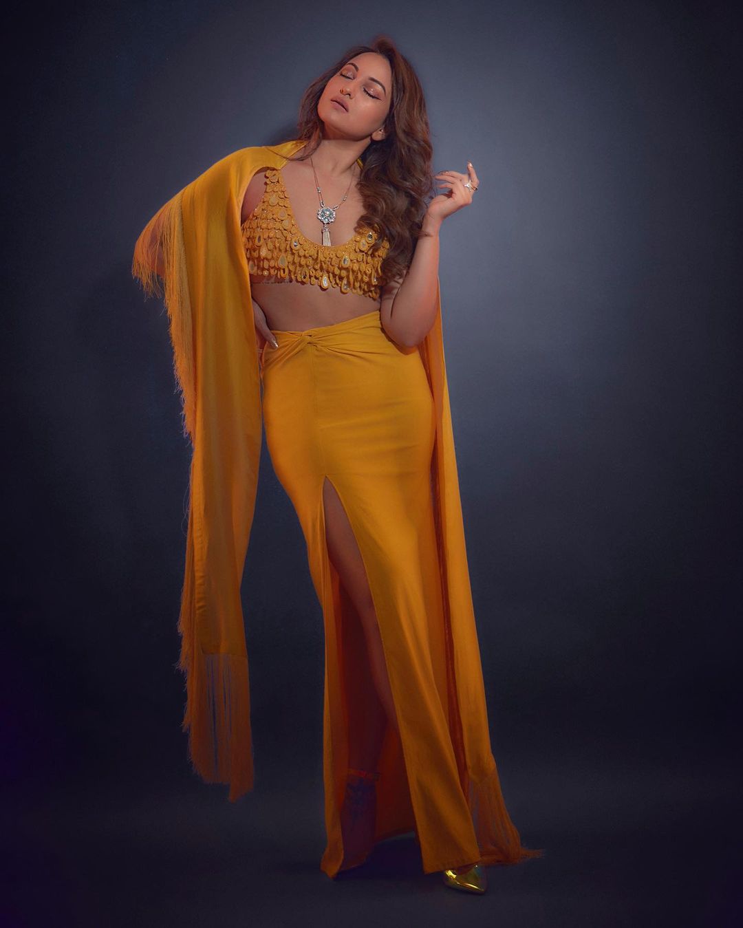 Sonakshi Sinha Stunning New Photoshoot Collection