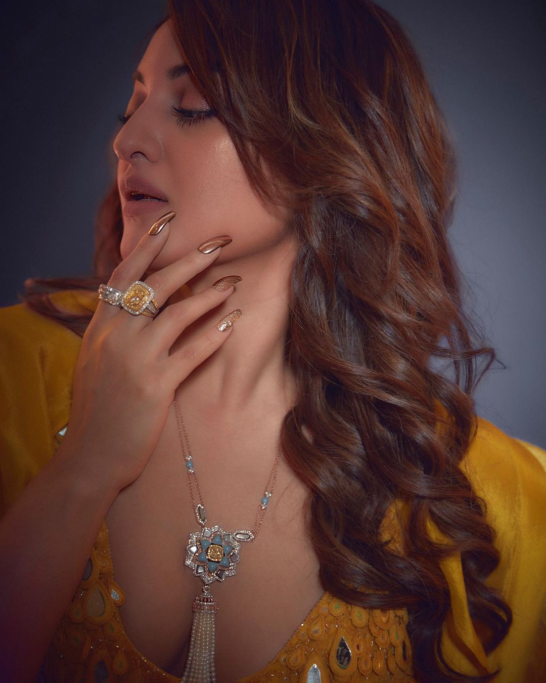 Sonakshi Sinha Stunning New Photoshoot Collection