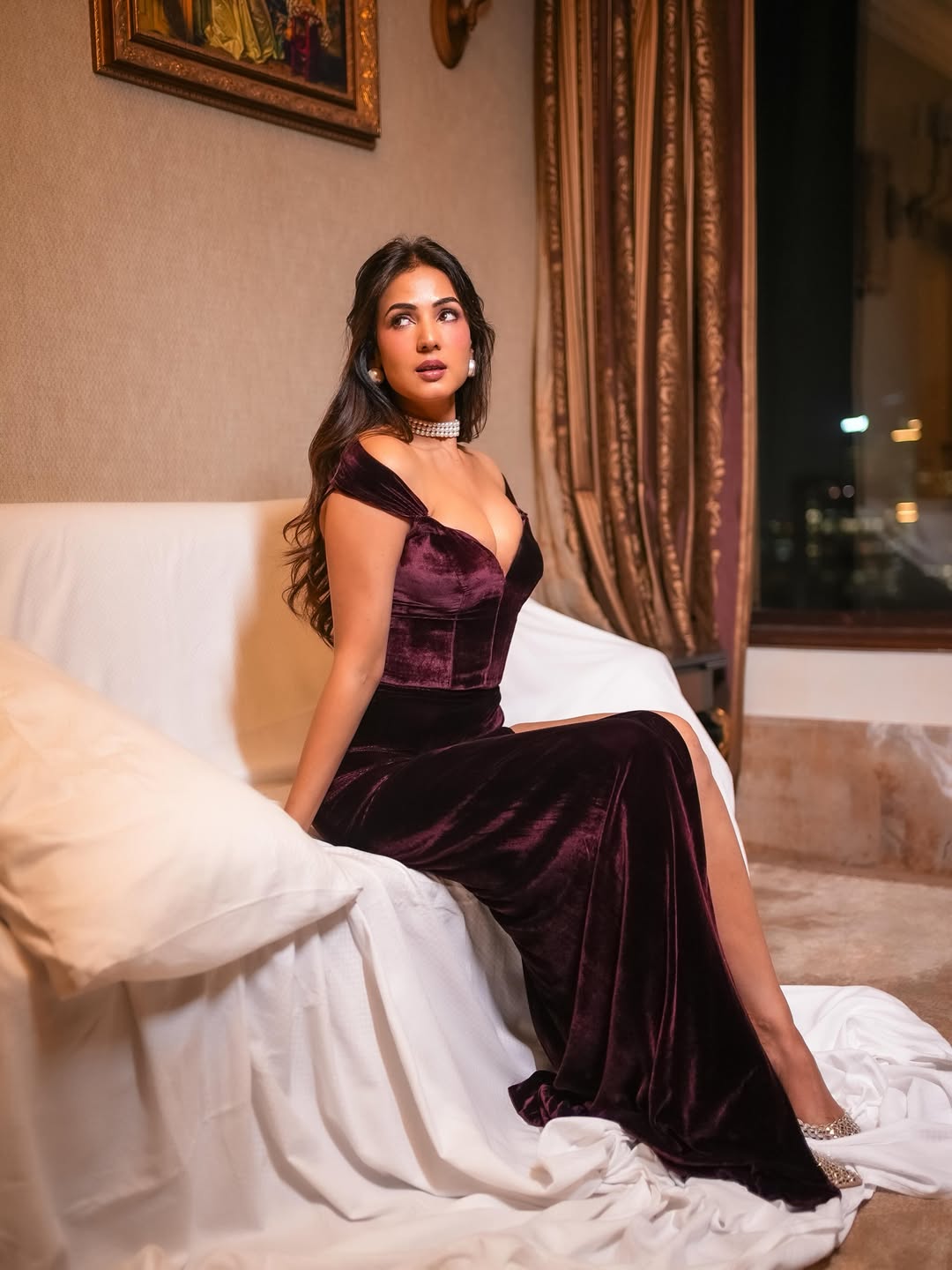 Sonal Chauhan's Regal Velvet Looks: A Stunning Gallery