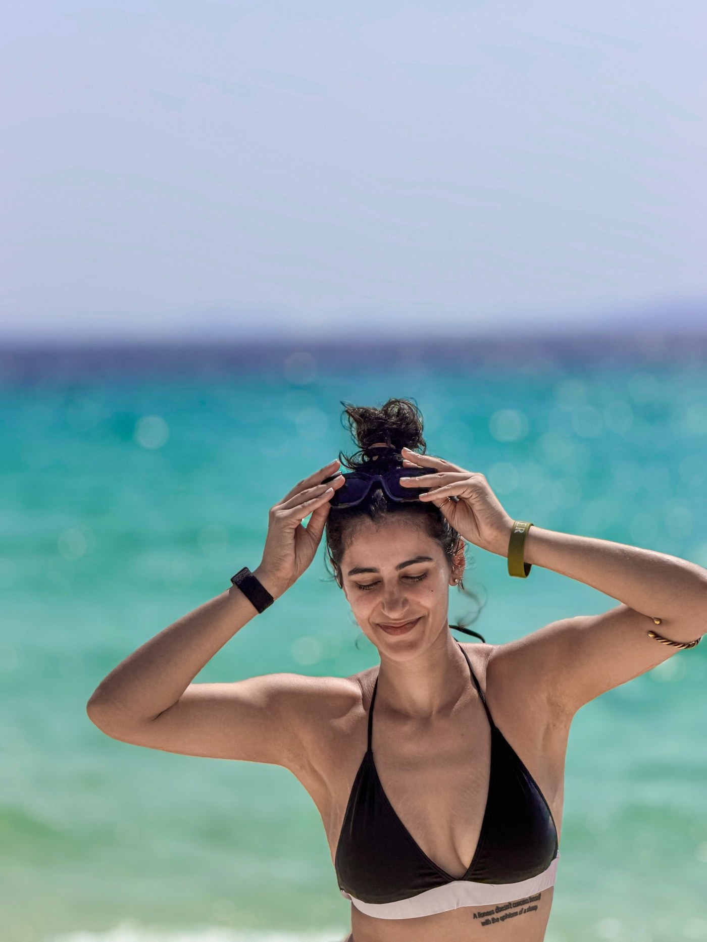 Sonia Rathees' Effortless Beach Style Defines Summer Resort Chic