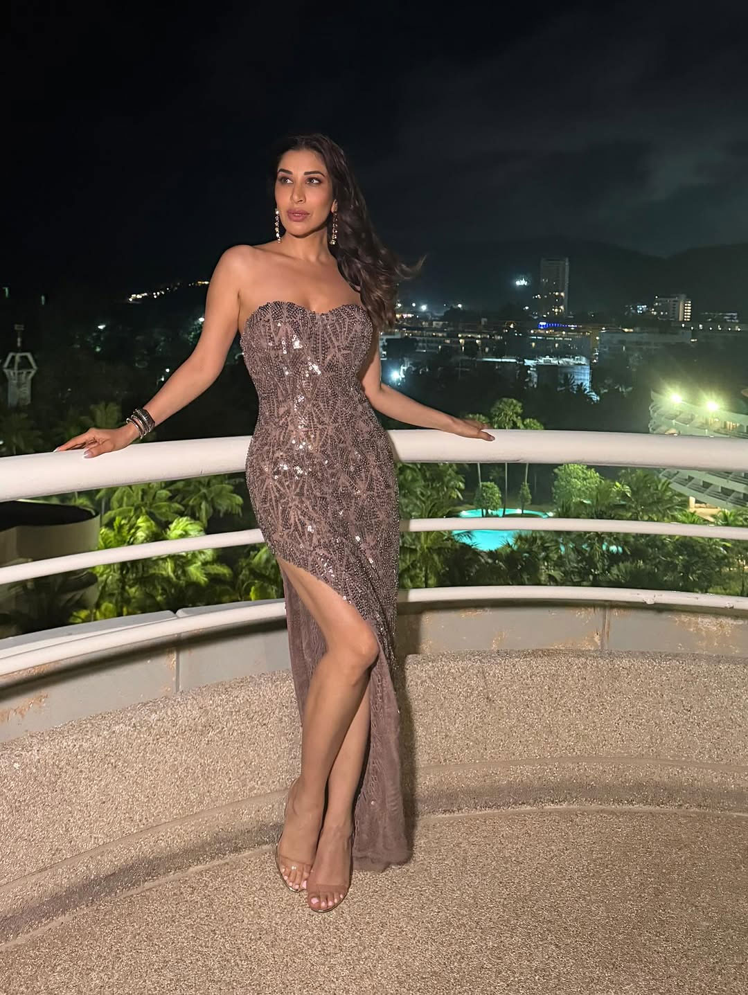 Sophie Choudry Finds Bliss by Austrian Lake Retreat