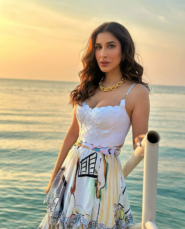 Sophie Choudry Finds Bliss by Austrian Lake Retreat