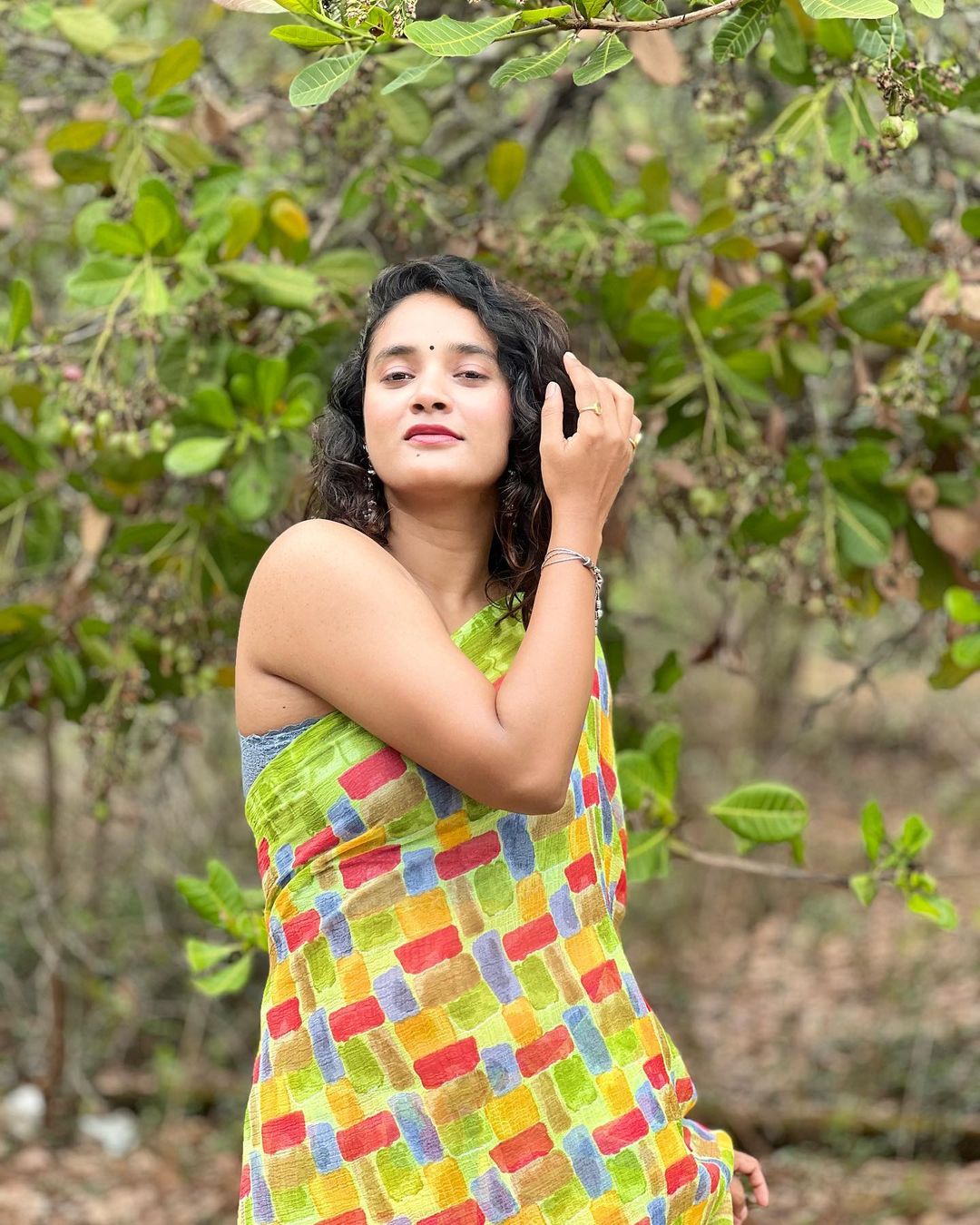 Soumya Shetty Saree Glamour Pictures Traditional Elegance