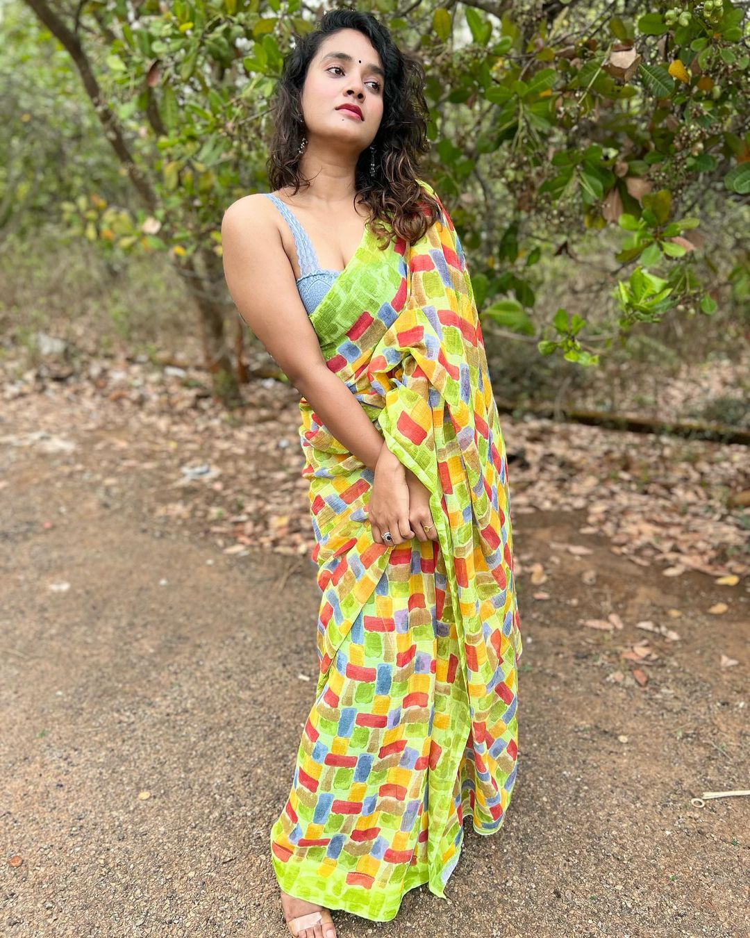 Soumya Shetty Saree Glamour Pictures Traditional Elegance