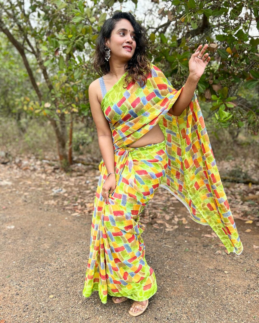 Soumya Shetty Saree Glamour Pictures Traditional Elegance