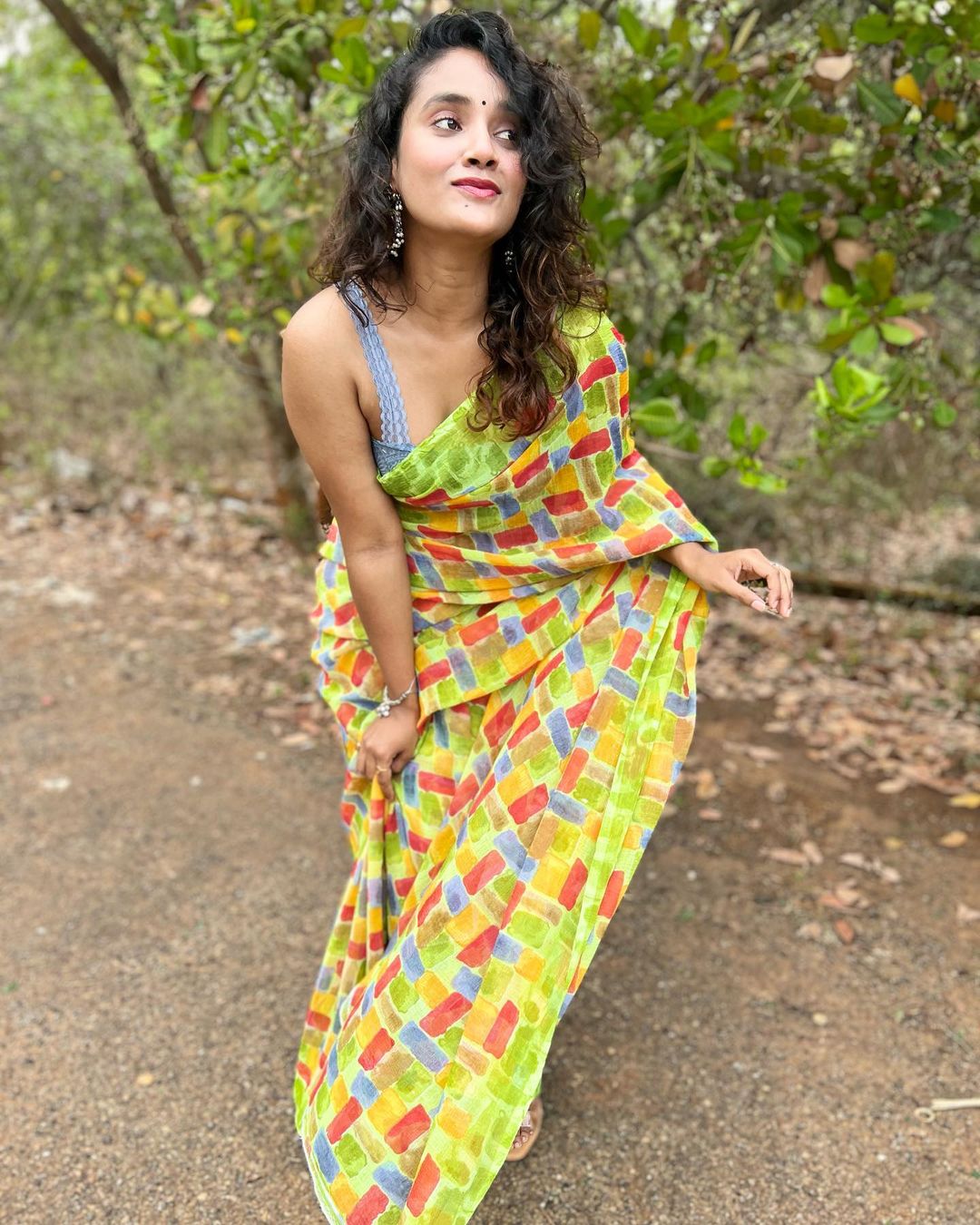 Soumya Shetty Saree Glamour Pictures Traditional Elegance