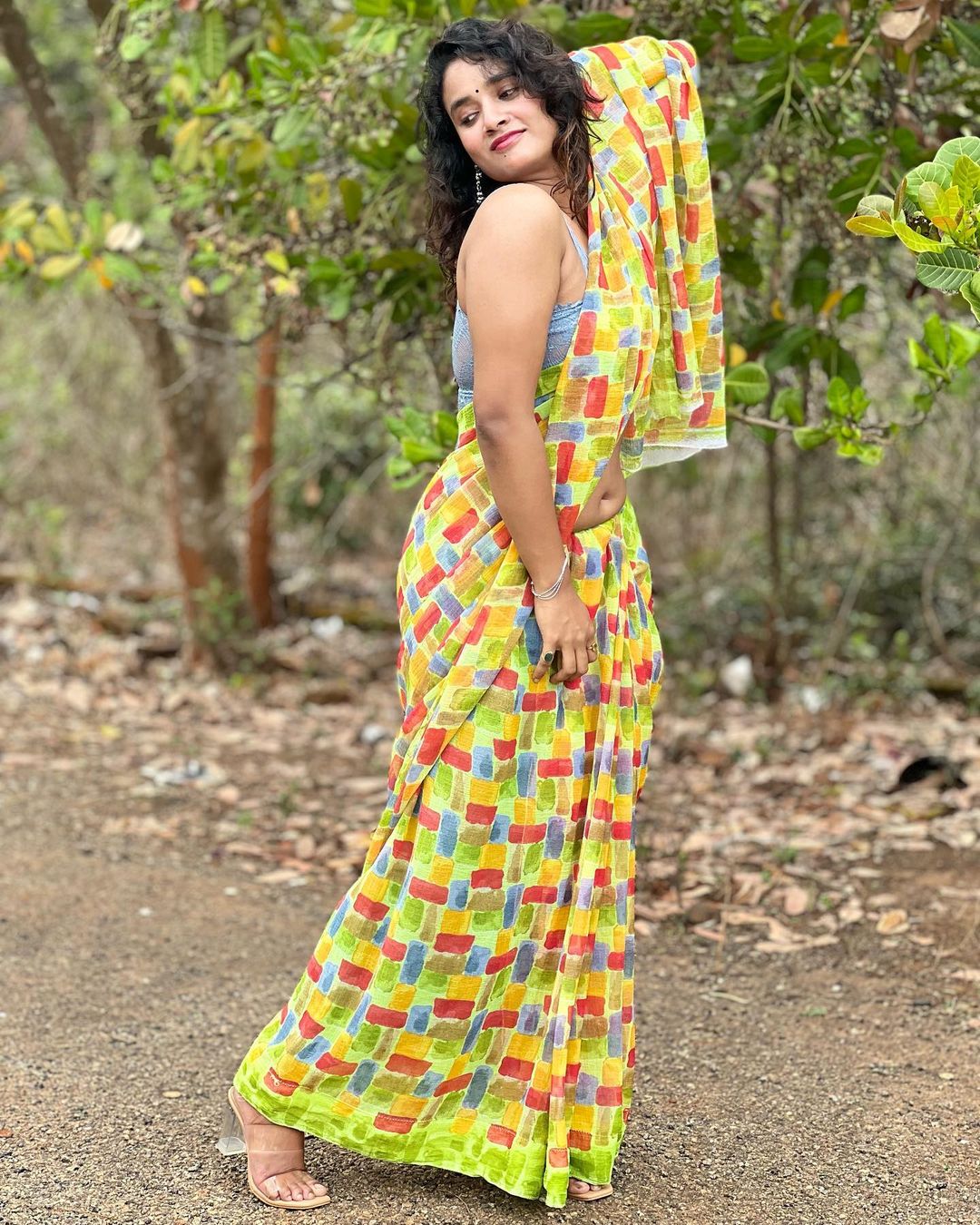 Soumya Shetty Saree Glamour Pictures Traditional Elegance
