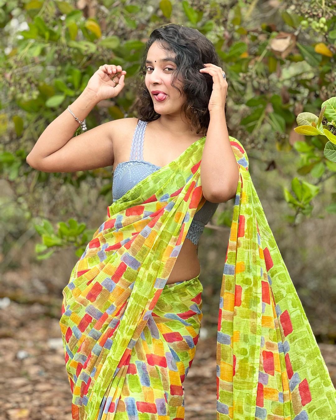 Soumya Shetty Saree Glamour Pictures Traditional Elegance