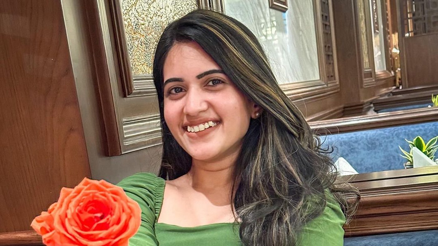 Sravanthi Chokarapu Latest Photos and Stunning Fashion Gallery