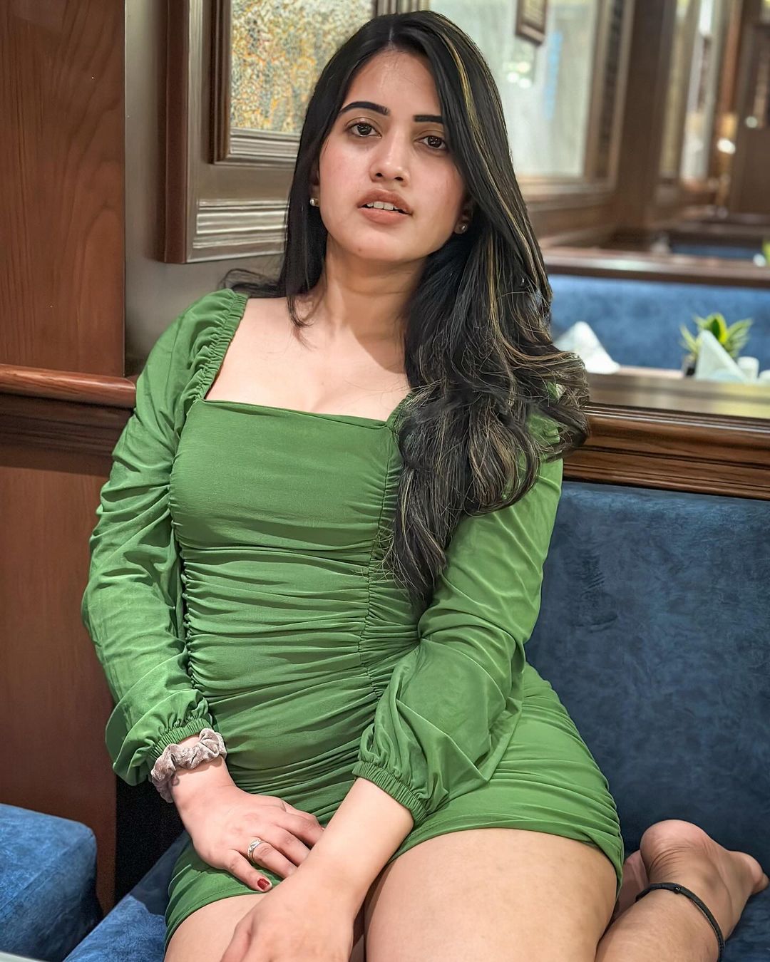 Sravanthi Chokarapu Latest Photos and Stunning Fashion Gallery